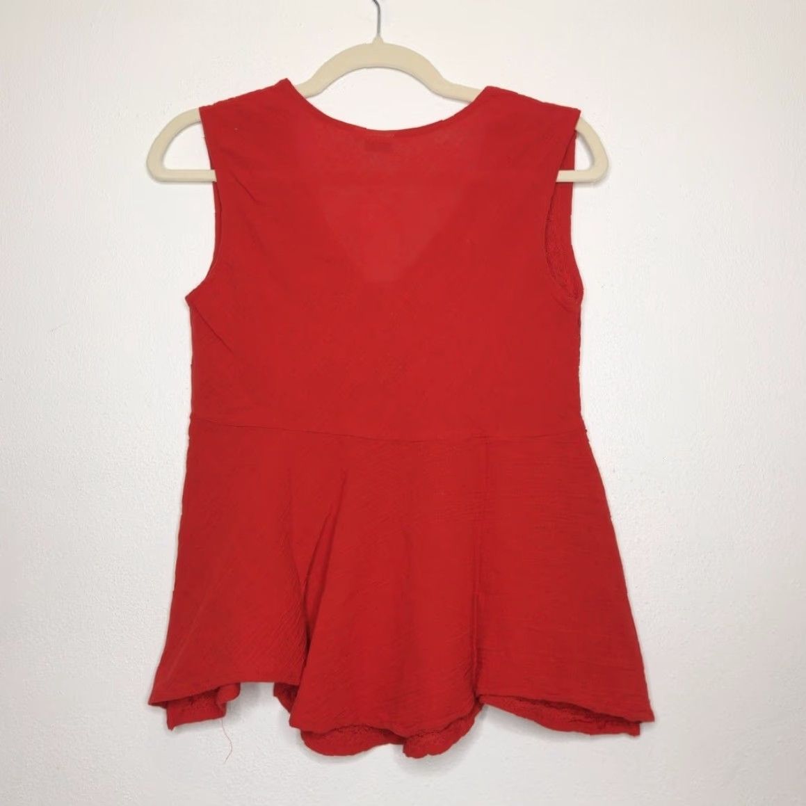Venus VINTAGE Venus Imports S/M Red Tank Top Asymmetrical Hem Beaded Sequence NWT Womens Tank S/M Red Venus Imports 90s Y2K Modern Vintage Style Size S / US 4 / IT 40 - 6 Thumbnail