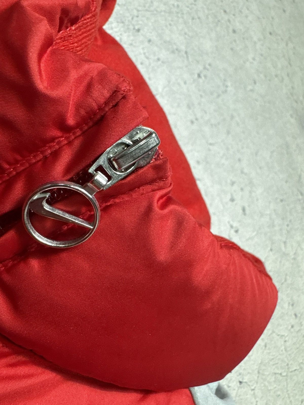 Nike Nike Vintage Down Puffer Vest Swoosh Drill Y2K Red Size US S / EU 44-46 / 1 - 6 Thumbnail