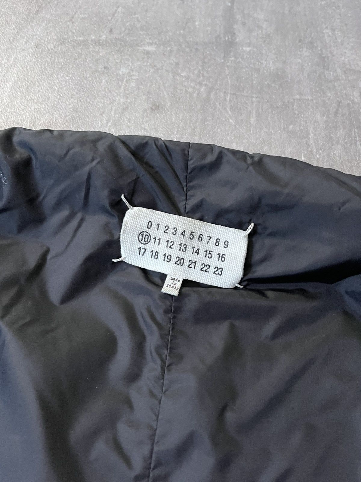 Maison Margiela Maison Margiela F/W 19 Recycled cropped padded jacket black Size US M / EU 48-50 / 2 - 16 Thumbnail