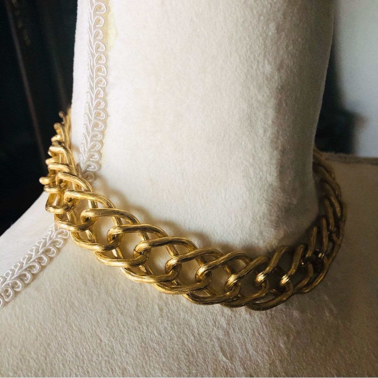 Vintage Vintage Avon gold plated chain link choker necklace Size ONE SIZE - 3 Thumbnail
