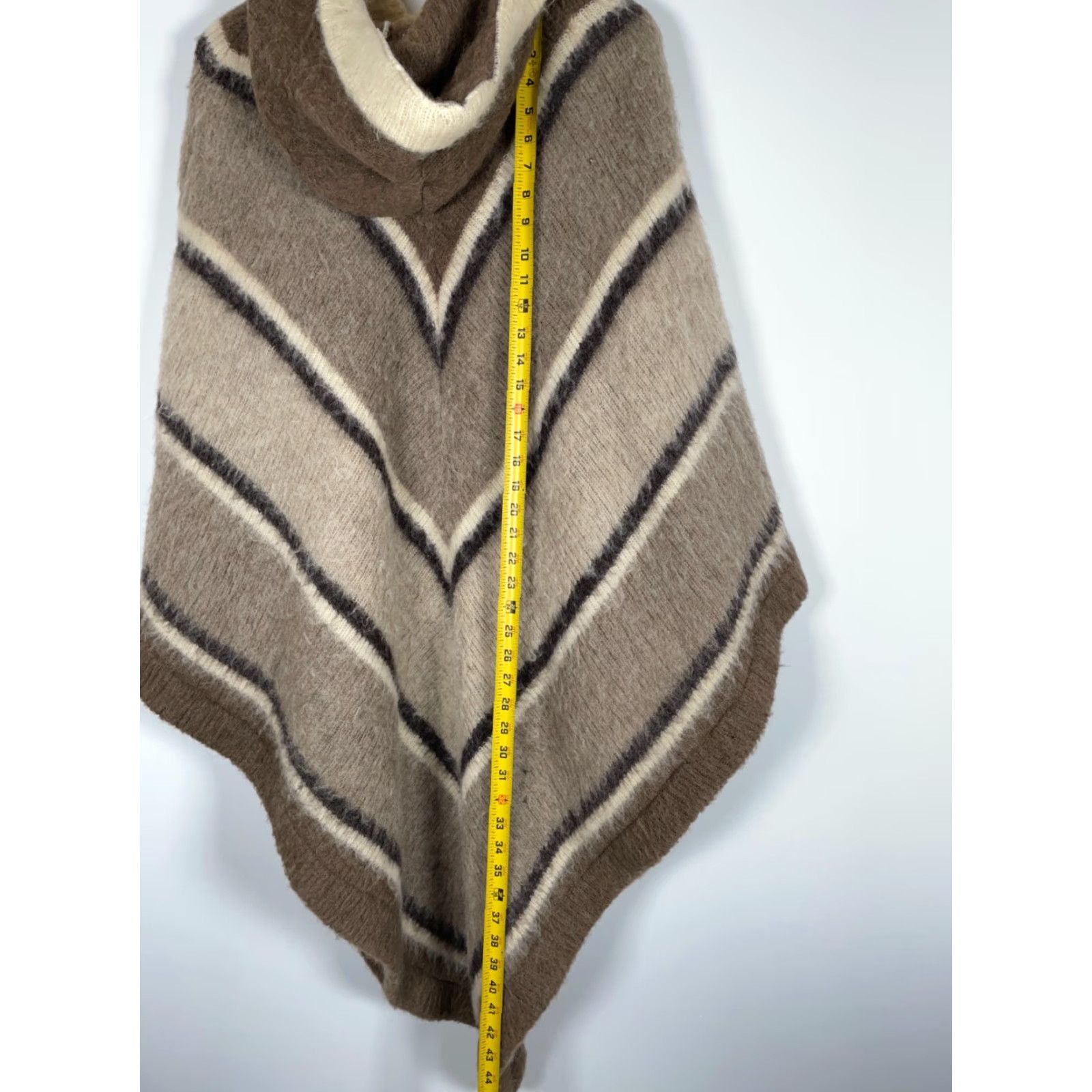 Vintage VINTAGE Hilda Ltd. Poncho Women's One Size Brown Beige Stripe Iceland Made 60s Size ONE SIZE - 5 Thumbnail