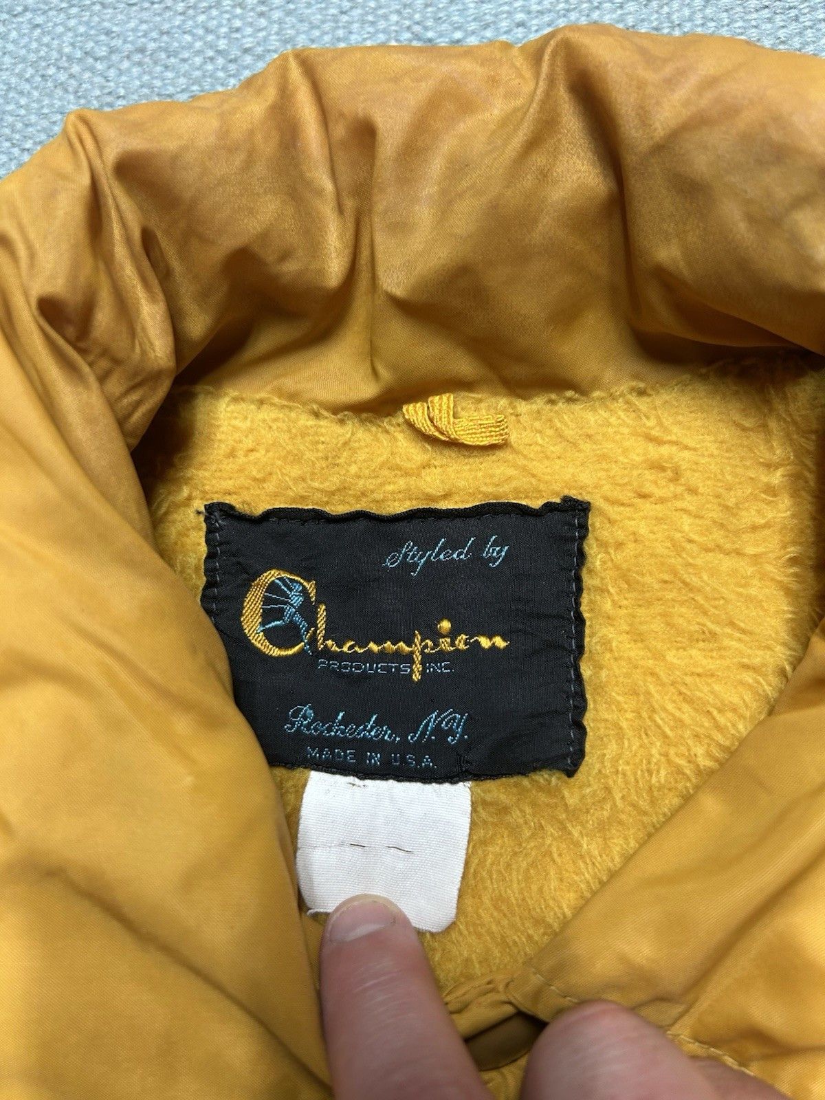 Vintage VTG 60s champion running man nylon jacket budweiser patch XL Size US XL / EU 56 / 4 - 17 Thumbnail