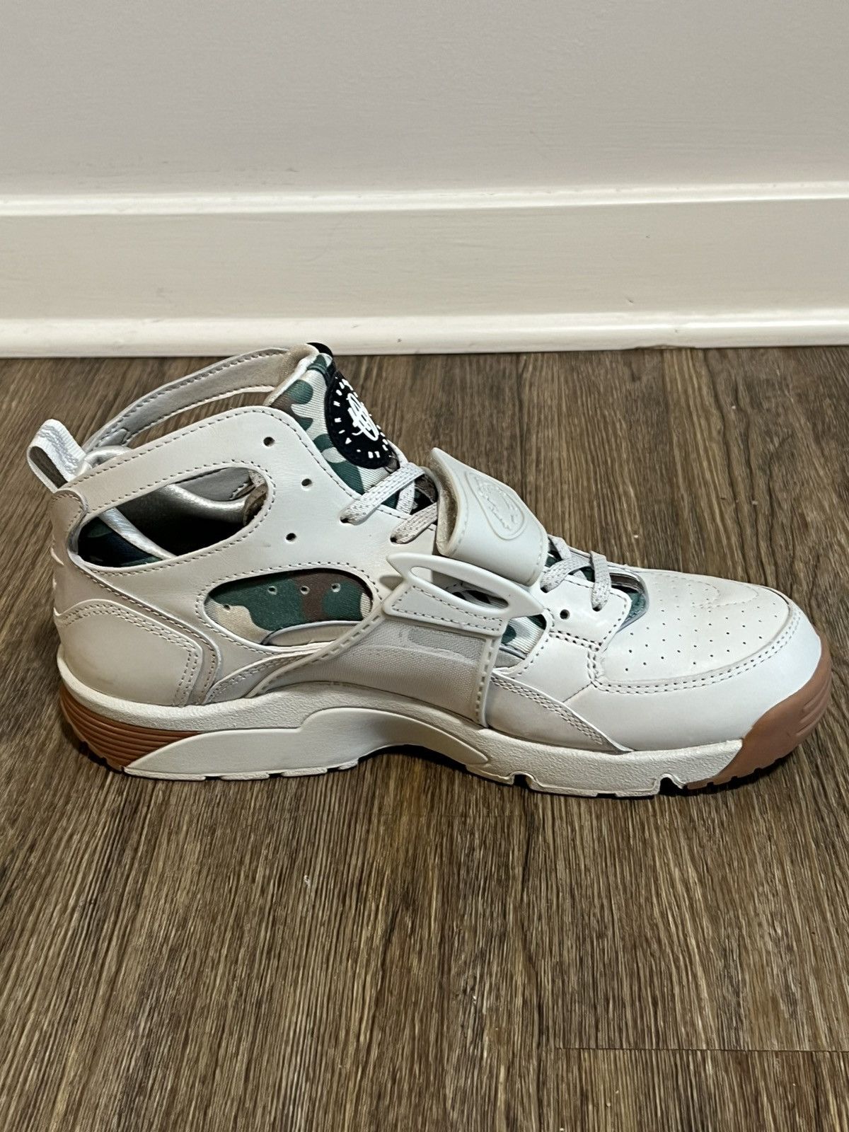 Corteiz × Nike Corteiz Nike Air Trainer Huarache Light Bone Size US 9.5 / EU 42-43 - 8 Thumbnail