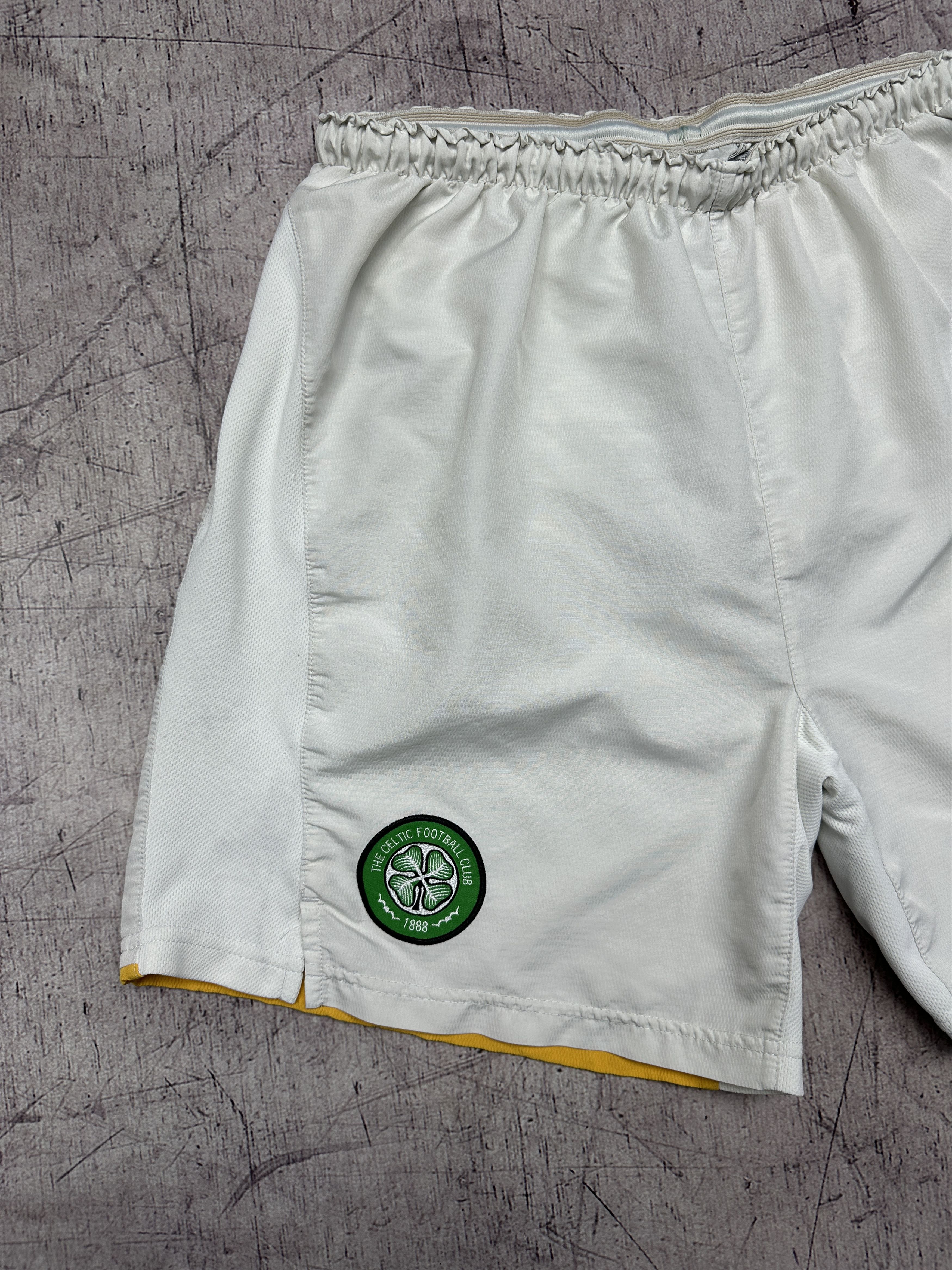 Nike Nike Celtic FC Vintage Mens Soccer Football Shorts Size US 30 / EU 46 - 3 Thumbnail