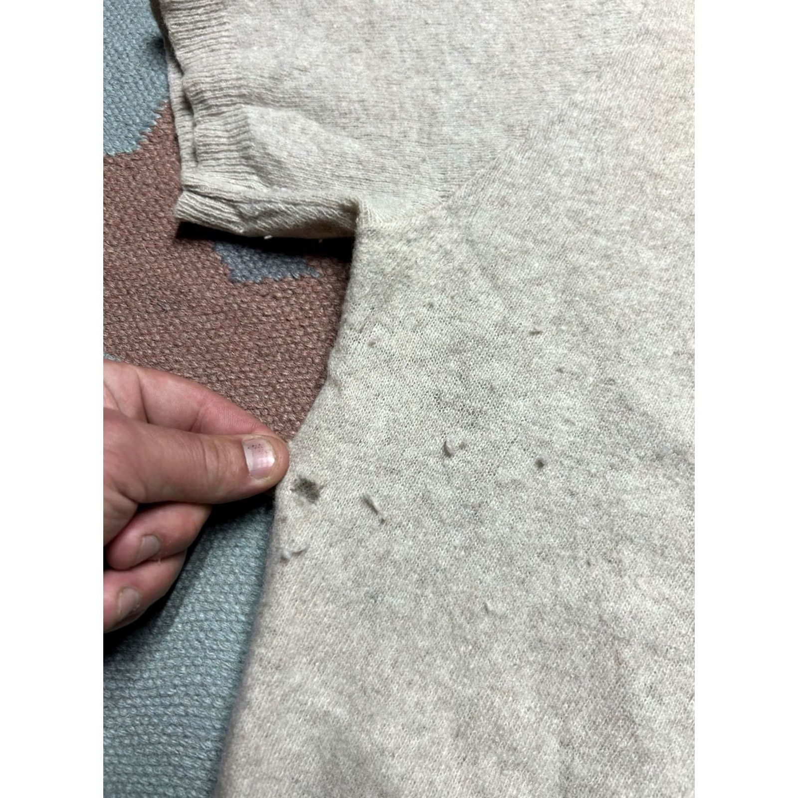 Vintage VINTAGE 1950s Short Sleeve Fur Sweater Lambs Wool Blend Women's L Beige Pullover Women's Size L / US 10 / IT 46 - 3 Thumbnail