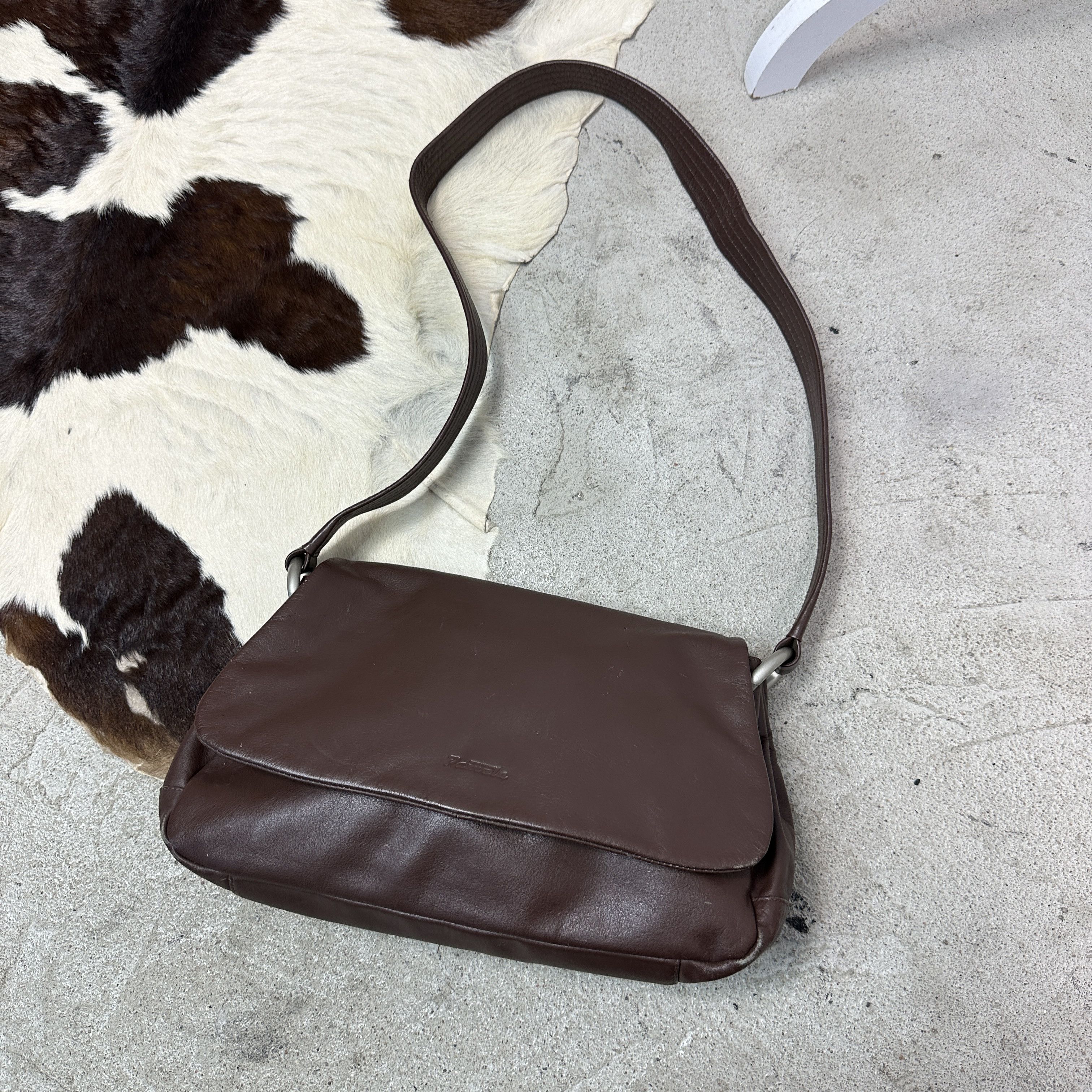 Vintage Vintage Chocolate Brown Long Belt Baguette Bag Y2K Size ONE SIZE - 2 Thumbnail