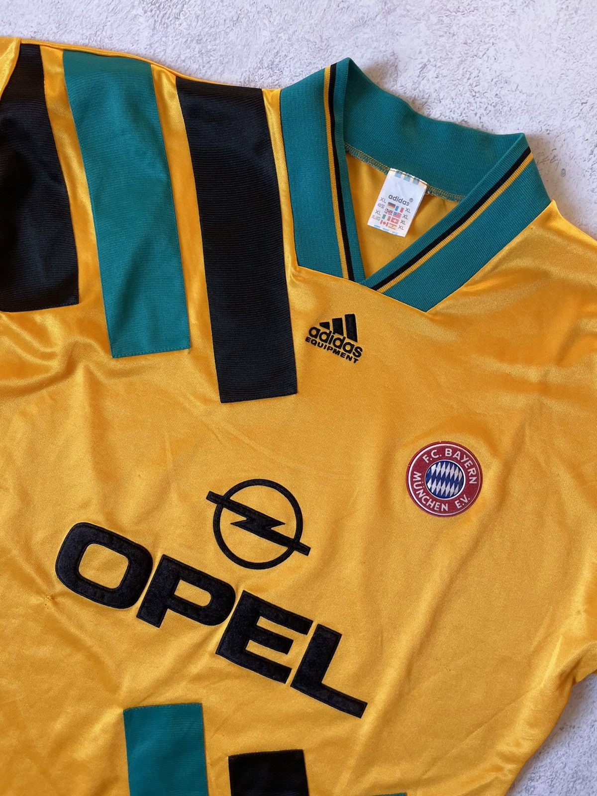 Adidas Adidas F.C. Bayern Munich 1993/1996 Away Football Jersey Size US XL / EU 56 / 4 - 3 Thumbnail