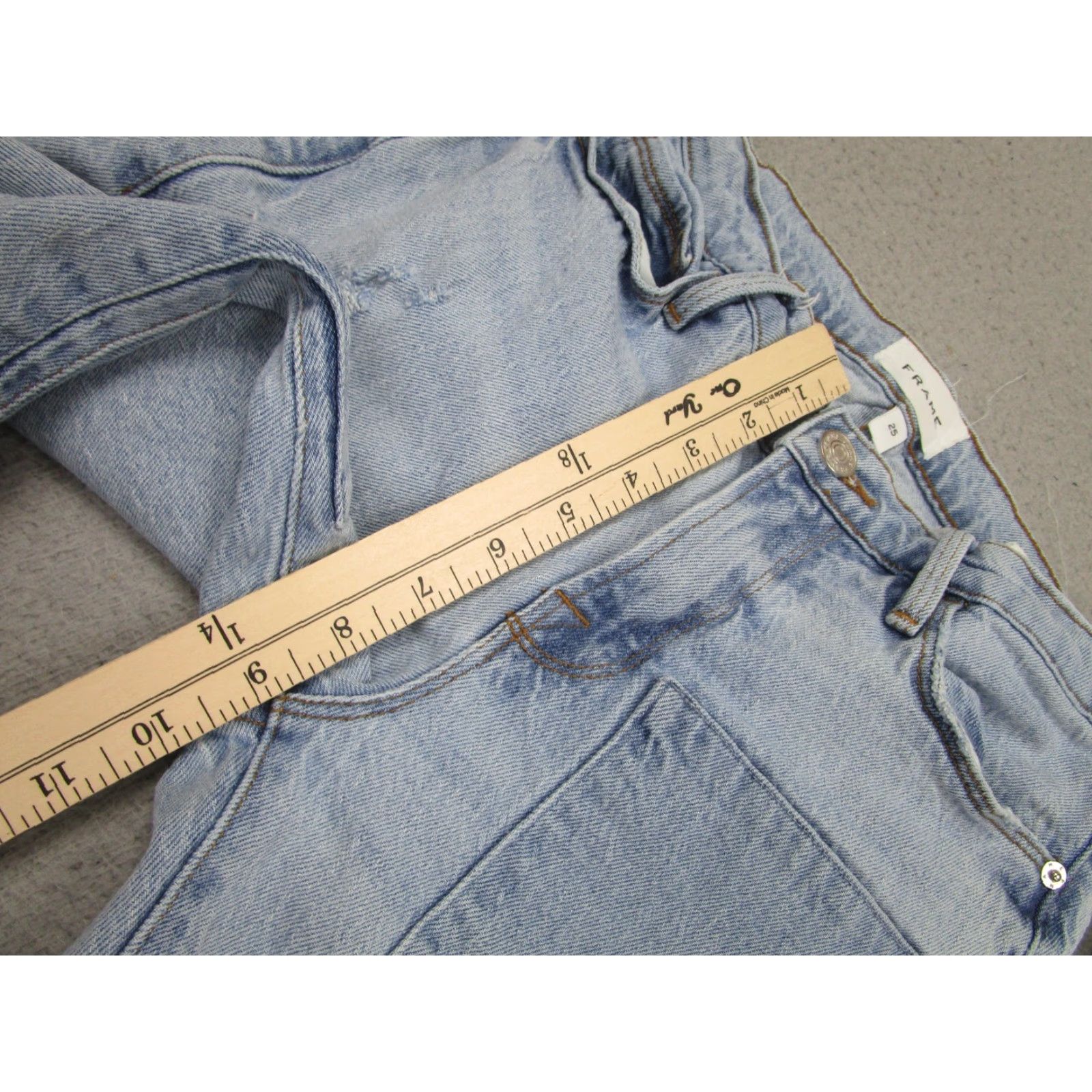 Frame VINTAGE FRAME Jeans Womens 25 Light Wash Le Nouveau Straight Hideaway Raw Hem Denim Distressed Crop Pockets High Rise 26in Inseam Womens Size 42" / US 20 - 7 Thumbnail