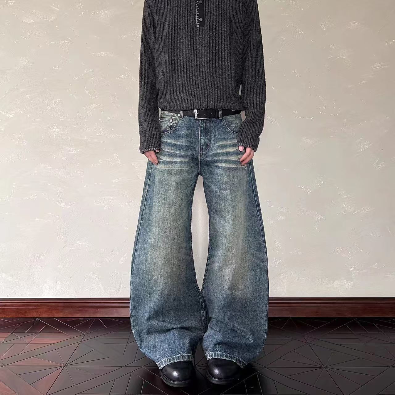 Vintage Blue Washed Vintage Flared Jeans with Whiskering Size US 32 / EU 48 - 1 Thumbnail