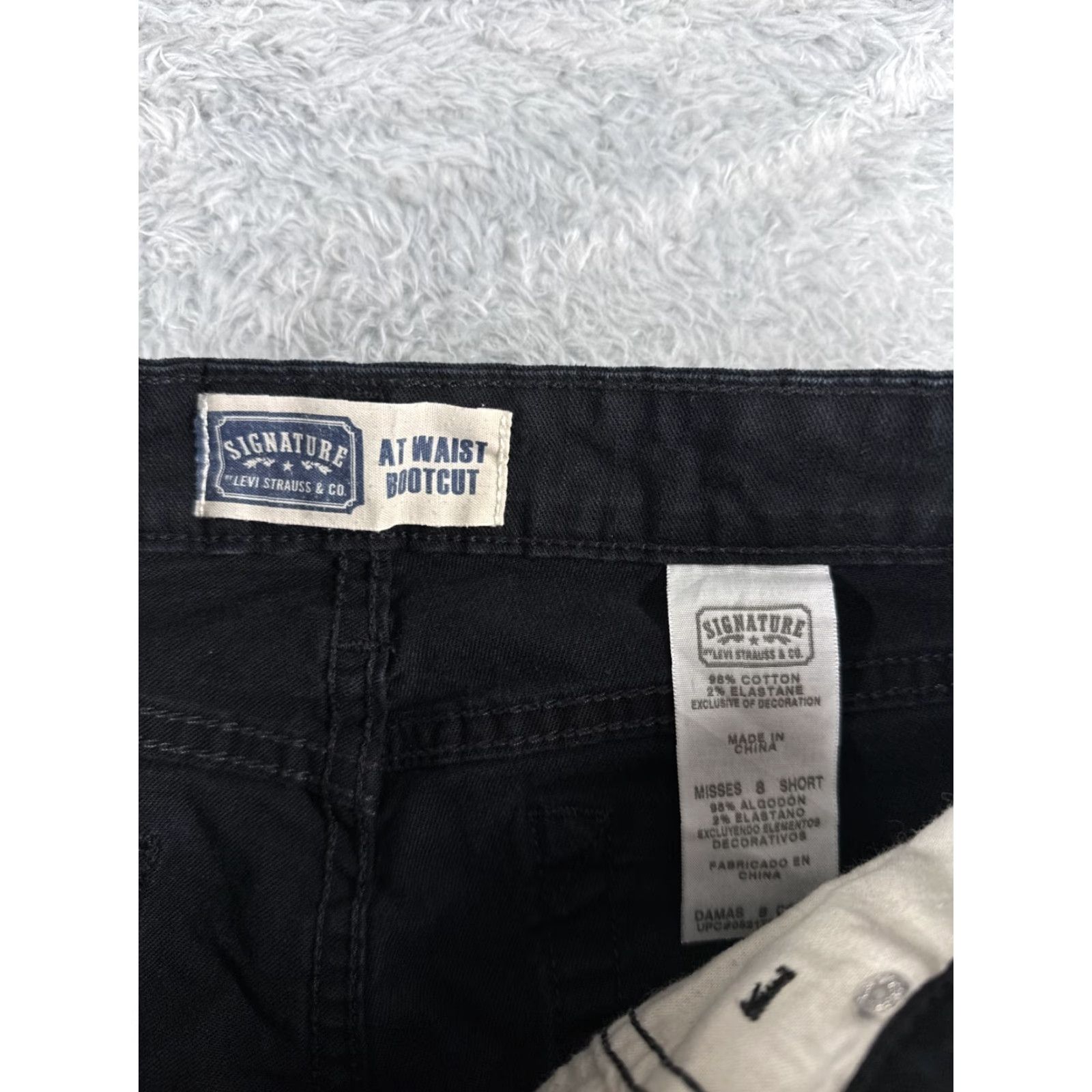 Levi's VINTAGE Levis Jeans Womens 8 Black Denim Bootcut Mid Rise 28x28 Cotton 28 in Inseam 5-Pocket Design Mens? Size 30" / US 8 / IT 44 - 6 Thumbnail