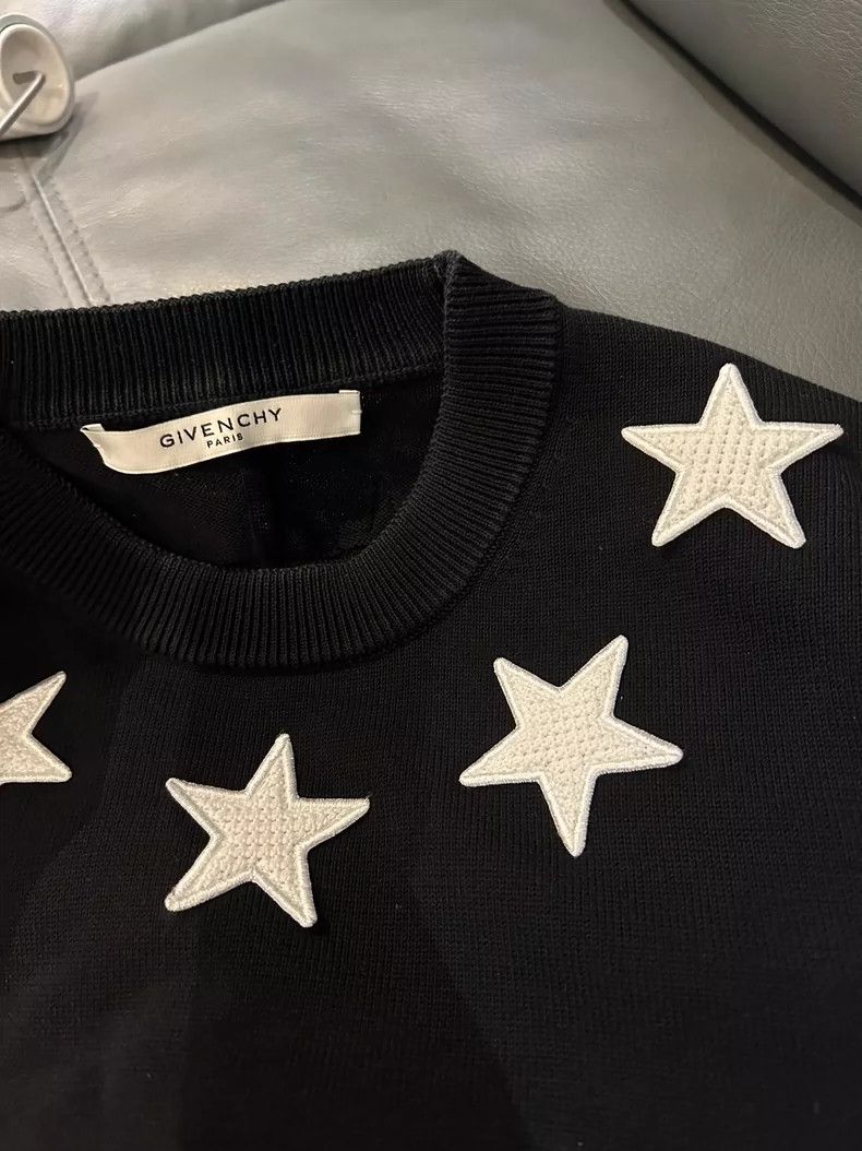 Givenchy Givenchy White five-pointed star knitted sweater, small si Size US S / EU 44-46 / 1 - 2 Thumbnail