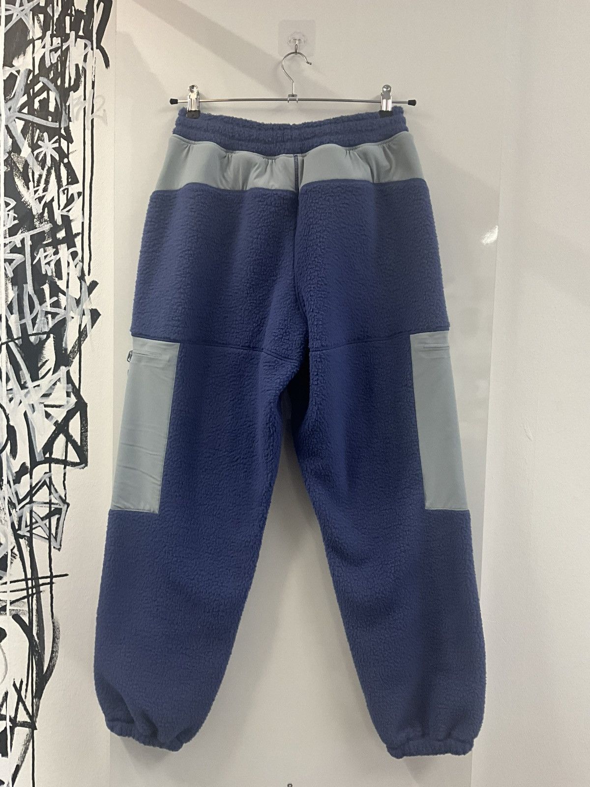 Palace Palace Thermalite Fleece Jogger Lavender SS/23 Size US 30 / EU 46 - 2 Thumbnail
