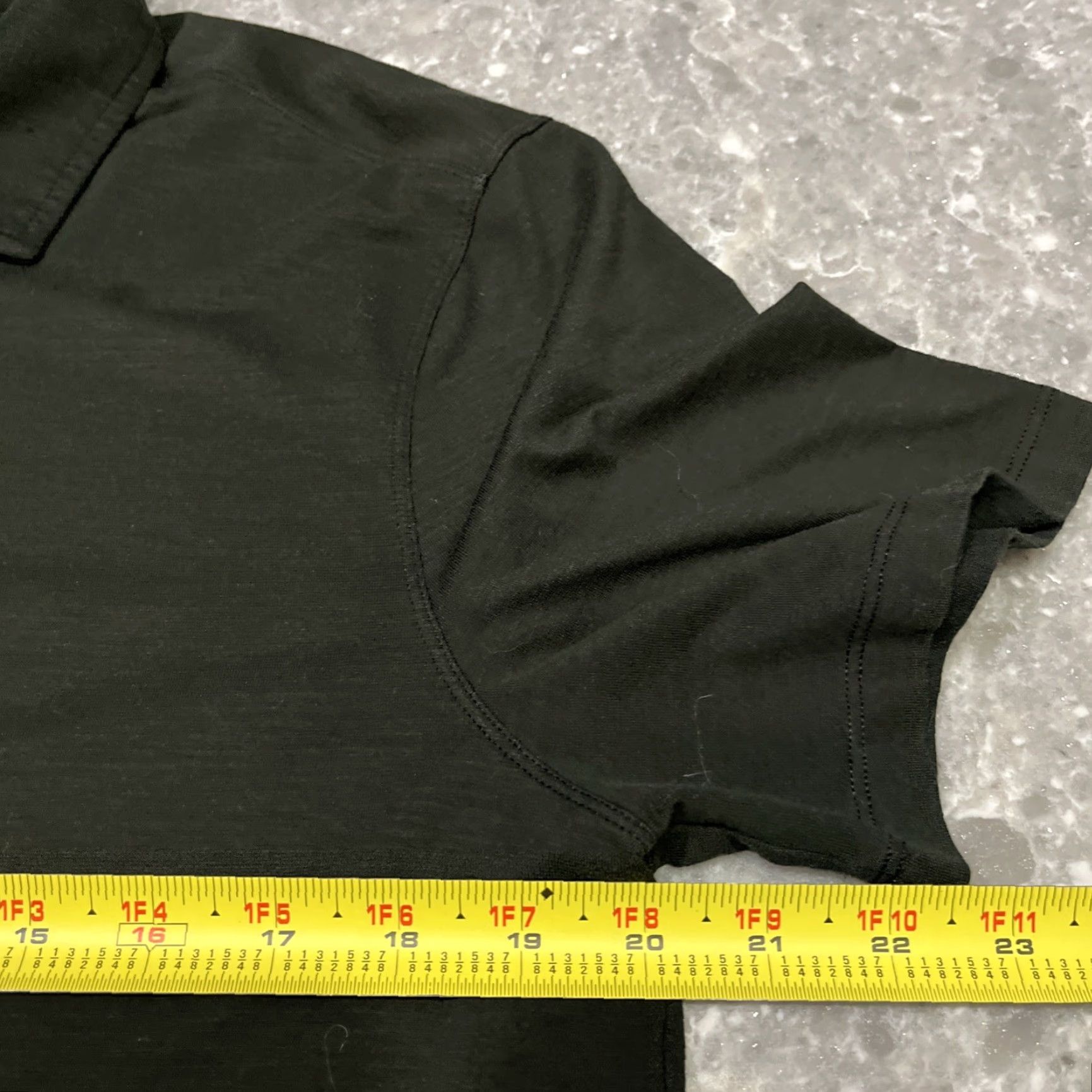 Lululemon Lululemon Polo Shirt Mens Large Black Short Sleeve Collared Pullover Regular Fit Logo Classic Sports Outdoor Casual Activewear Golf Tennis Beach Size US L / EU 52-54 / 3 - 3 Thumbnail