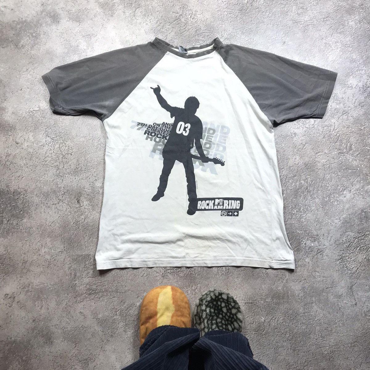 Vintage Vintage 90s Graphic Tee Raglan Sun Faded Streetwear Slim XL Size US XL / EU 56 / 4 - 1 Thumbnail