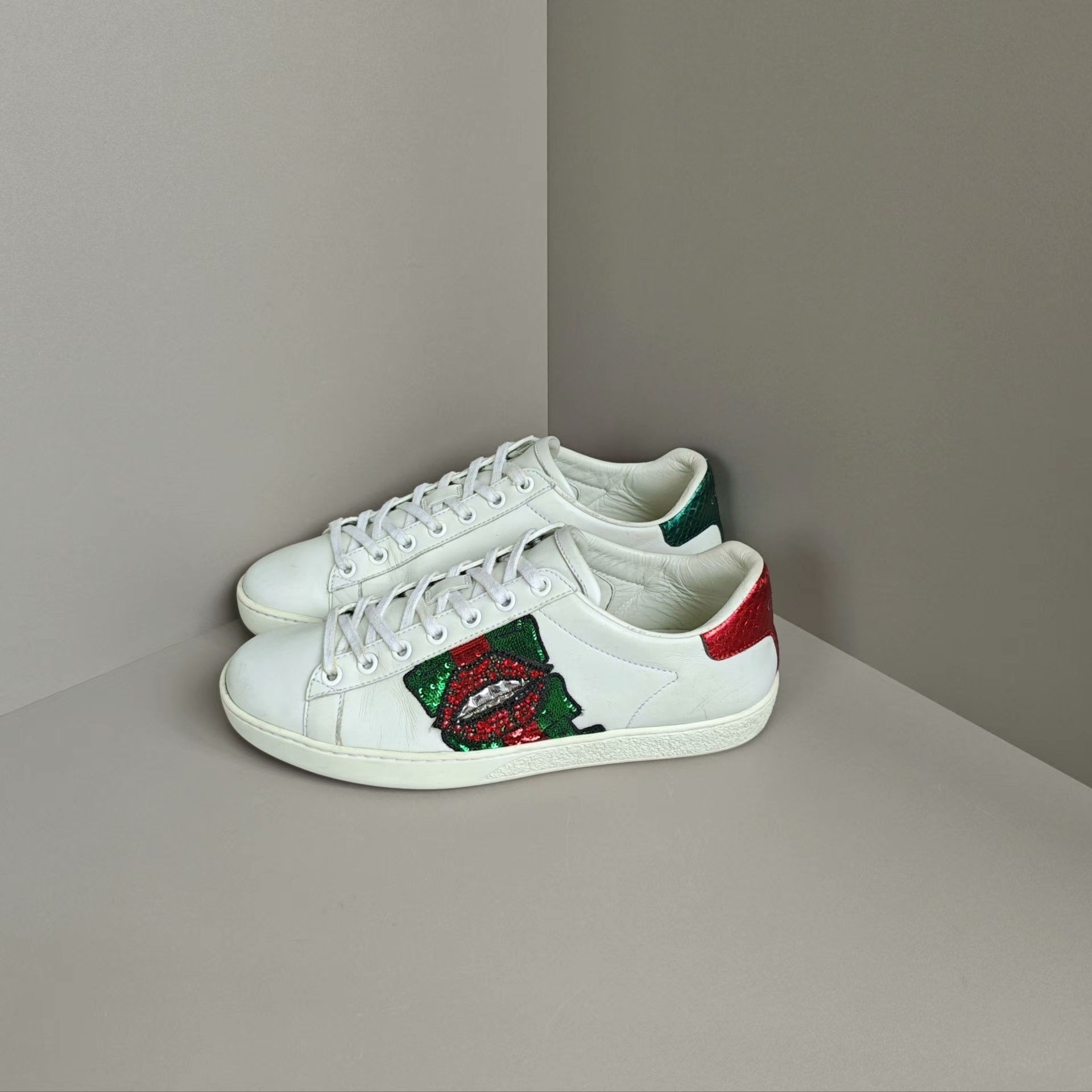 Gucci Gucci Lowtop Sneakers us_5 Women Size US 5 / IT 35 - 1 Thumbnail
