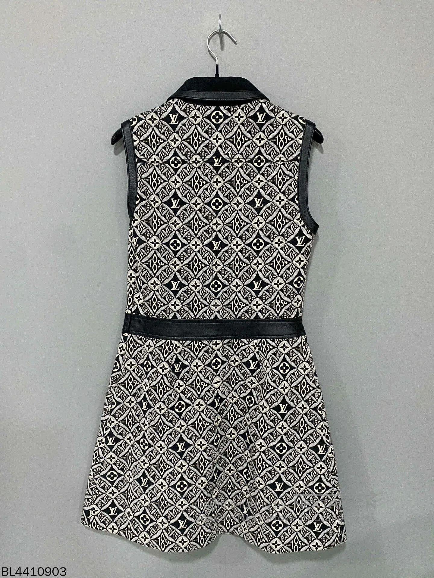 Louis Vuitton 1854 Collection Monogram Print Dress Louis Vuitton. Size XS / US 0-2 / IT 36-38 - 3 Thumbnail