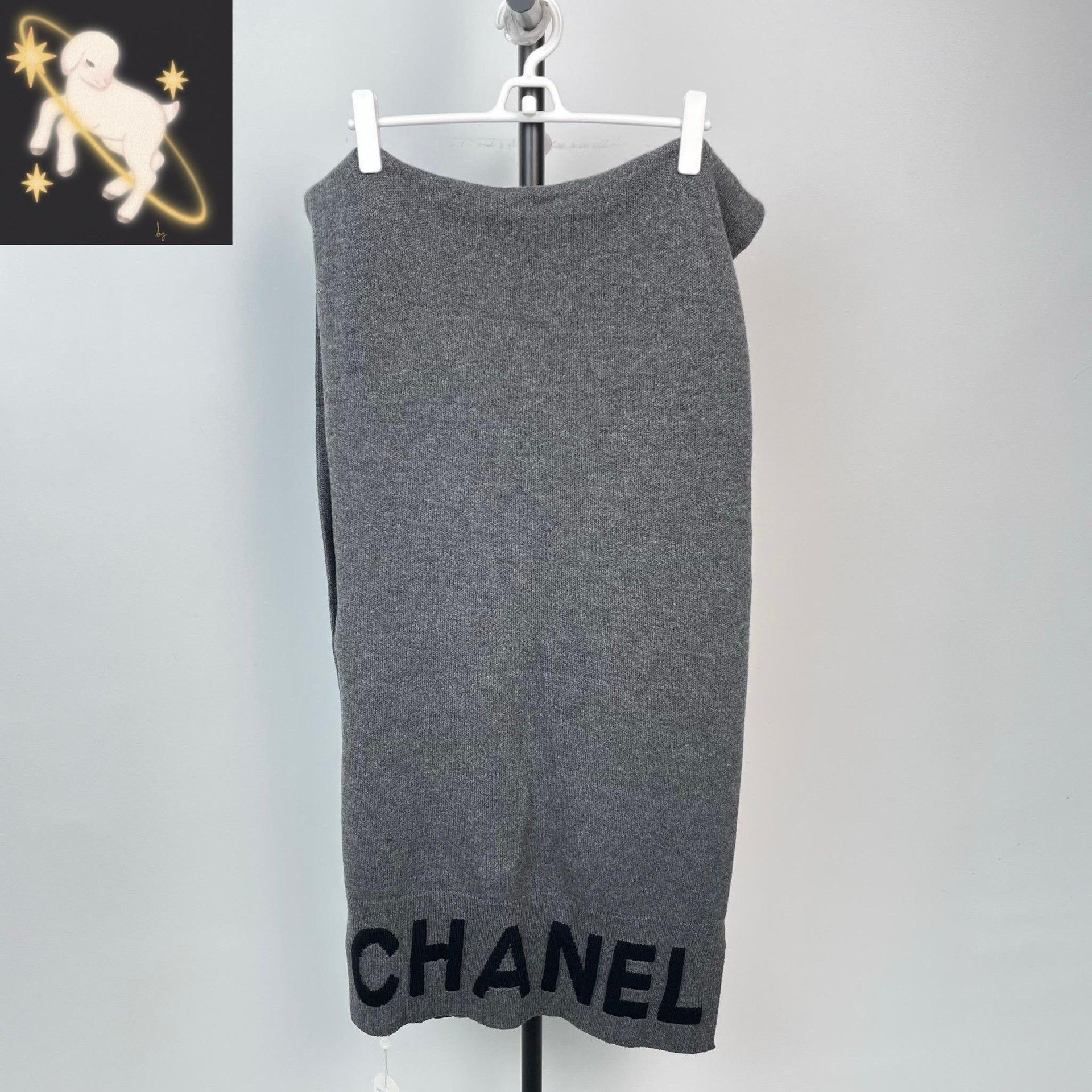 Chanel Chanel Gray Scarf L Men Size ONE SIZE - 1 Thumbnail