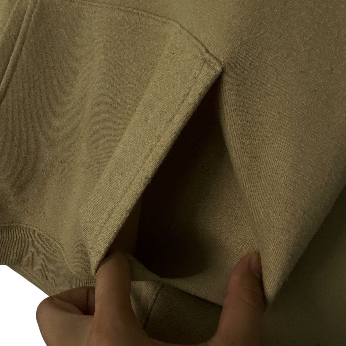 Designer × Vintage Vintage Attack On Titan Hoodie Sweater Beige Size US M / EU 48-50 / 2 - 7 Thumbnail