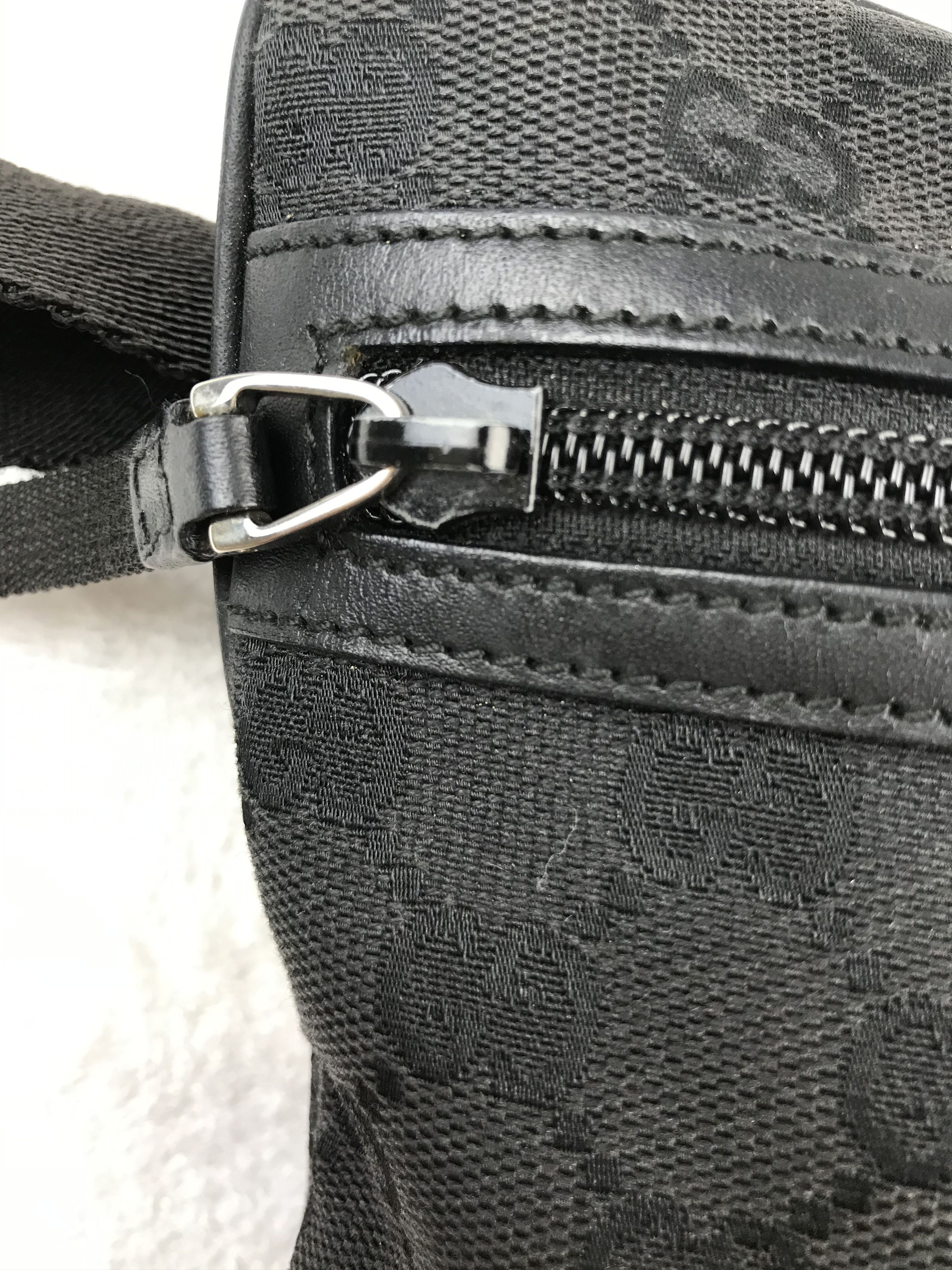 Gucci Vintage Gucci Messenger Bag Full Monogram Size ONE SIZE - 19 Thumbnail