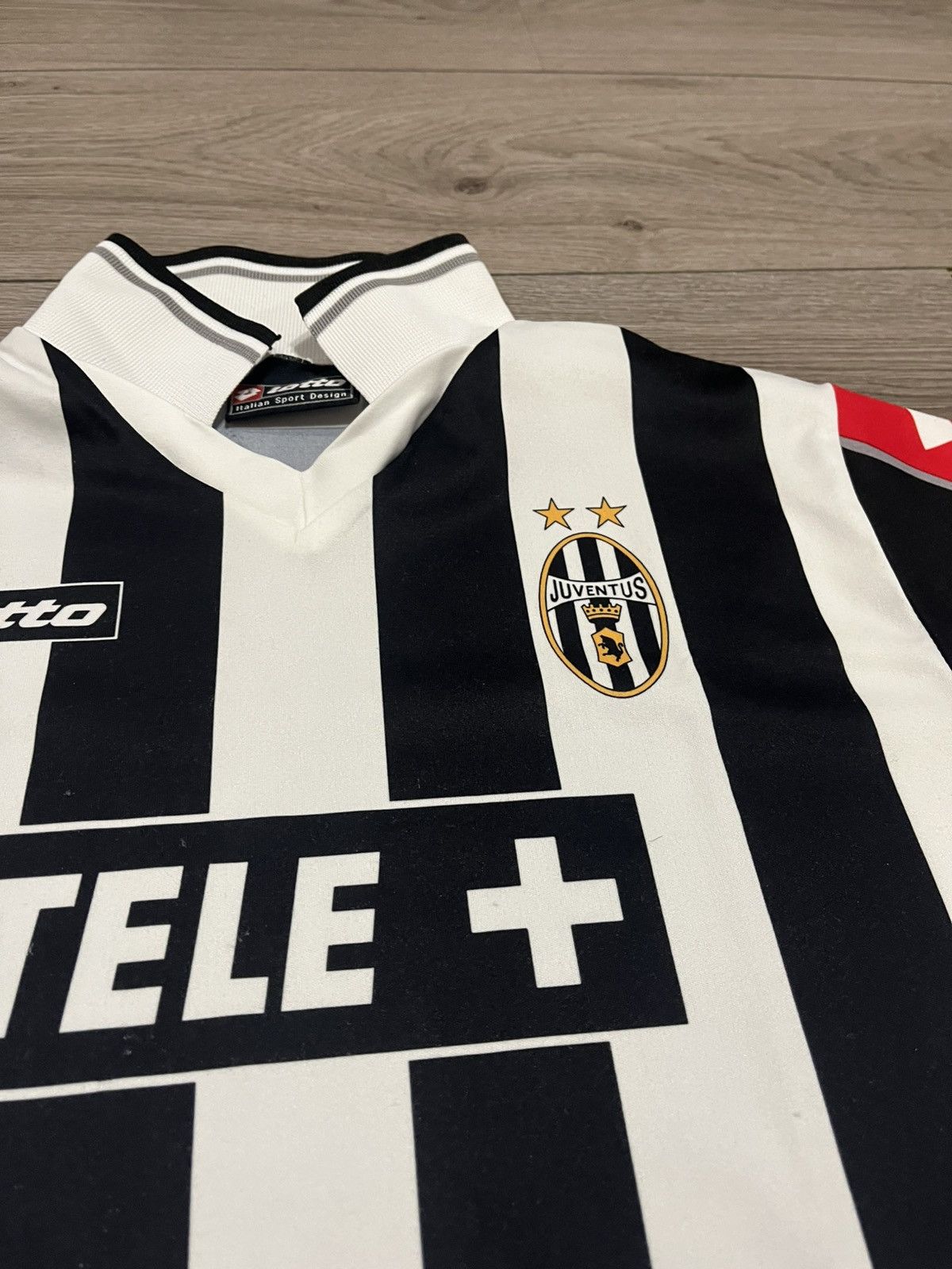 Lotto Sport × Vintage Juventus 2000/01 Football Shirt Lotto Soccer Vintage Jersey Size US S / EU 44-46 / 1 - 4 Thumbnail