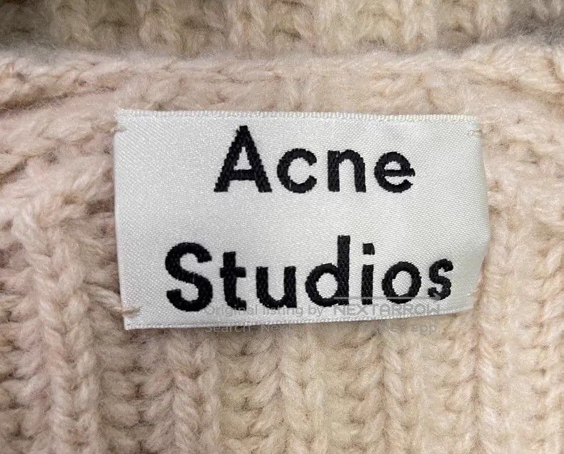 Acne Studios Acne Studios Beige V-neck wool knit, front shorter than ba Size S / US 4 / IT 40 - 5 Thumbnail