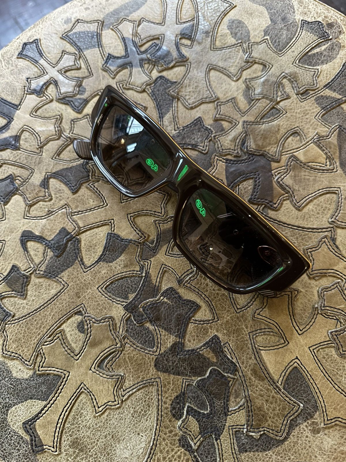 CHROME HEARTS GIRTH QUAKE SUNGLASSES