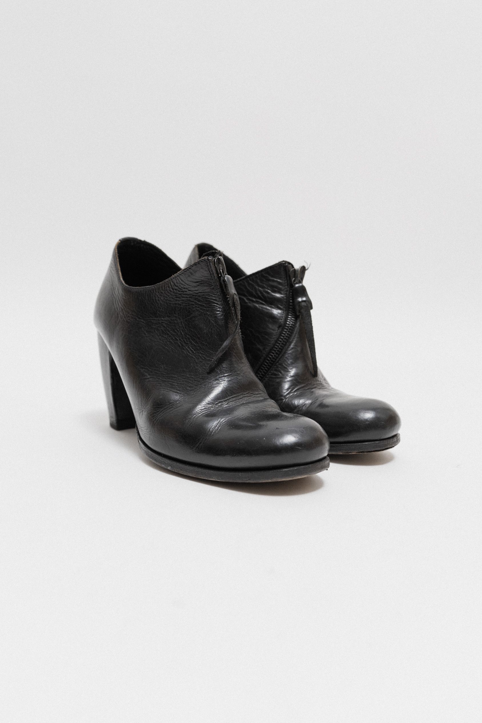 image of Ma Leather Shoes With Curved Heels And Bias Zippers in Black, Women's (Size 9)