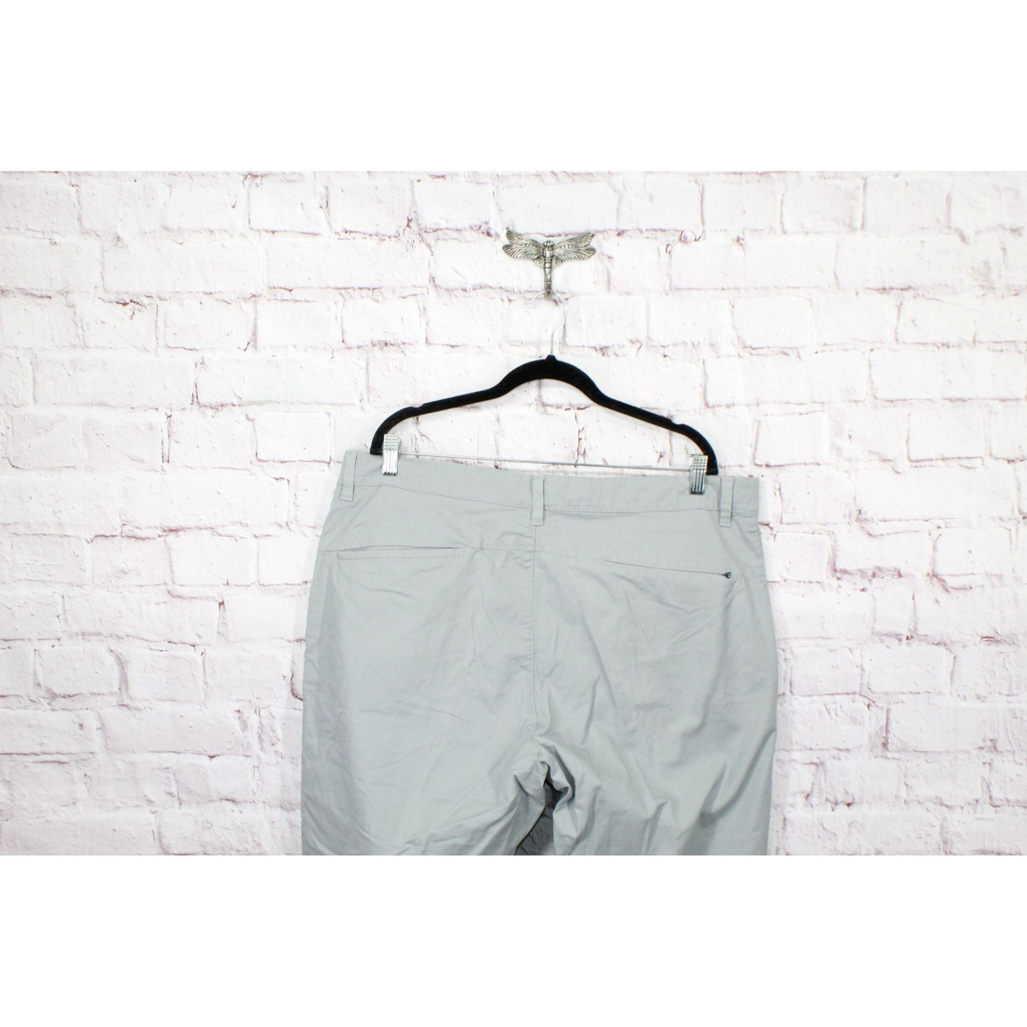 L.L. Bean LL Bean Men's Performance Chinos Classic Fit Size US 40 / EU 56 - 4 Thumbnail