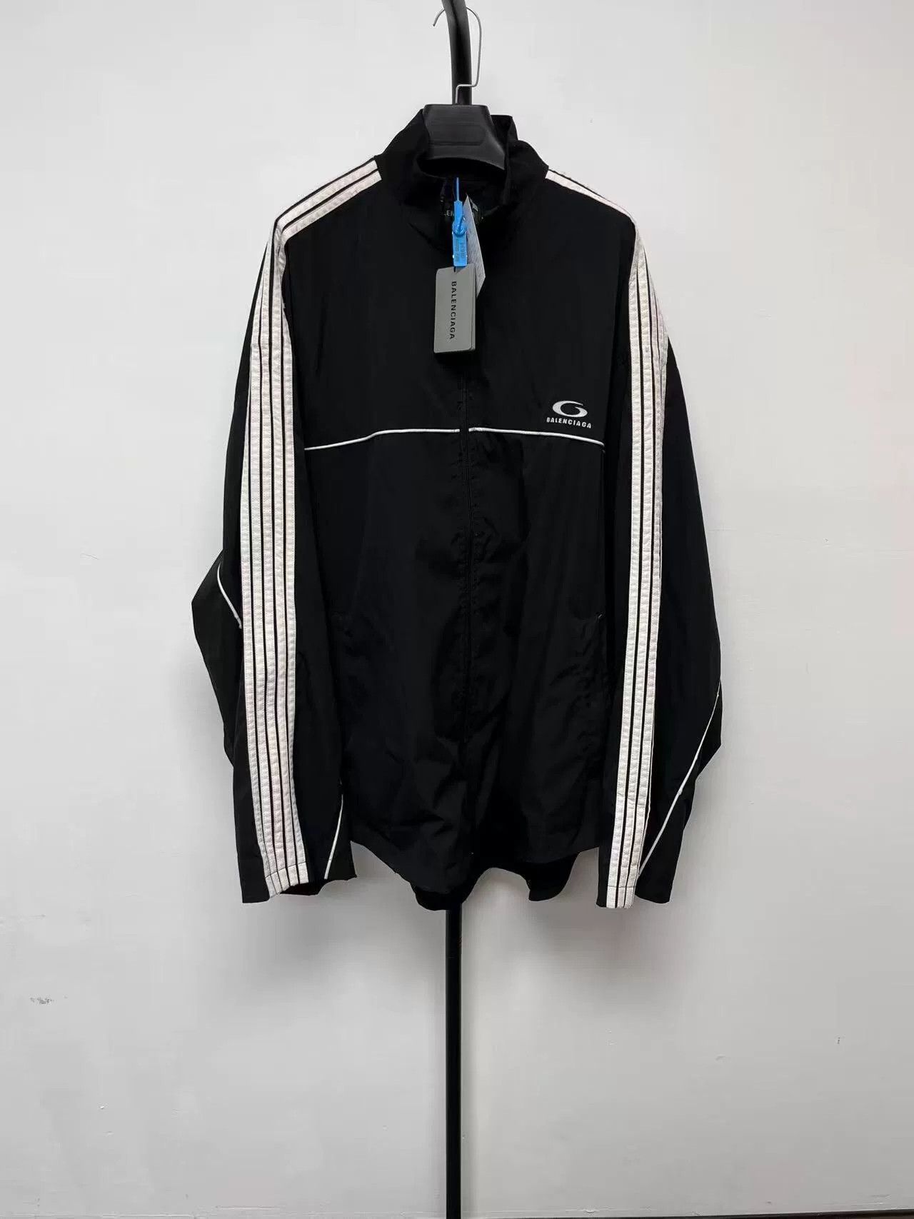 Balenciaga balenciaga black tracksuit jacket for men Size US L / EU 52-54 / 3 - 1 Thumbnail
