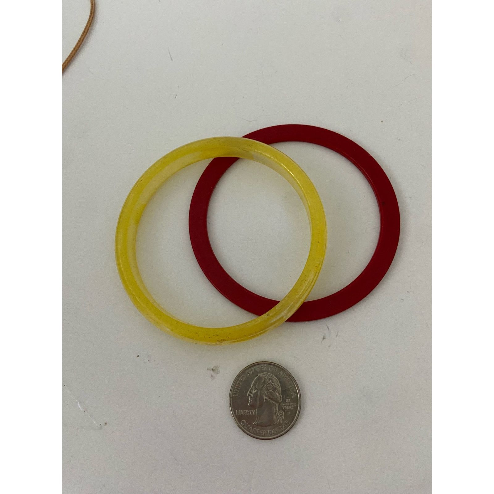 Other Vintage yellow and red bangle bracelets Size ONE SIZE - 4 Thumbnail