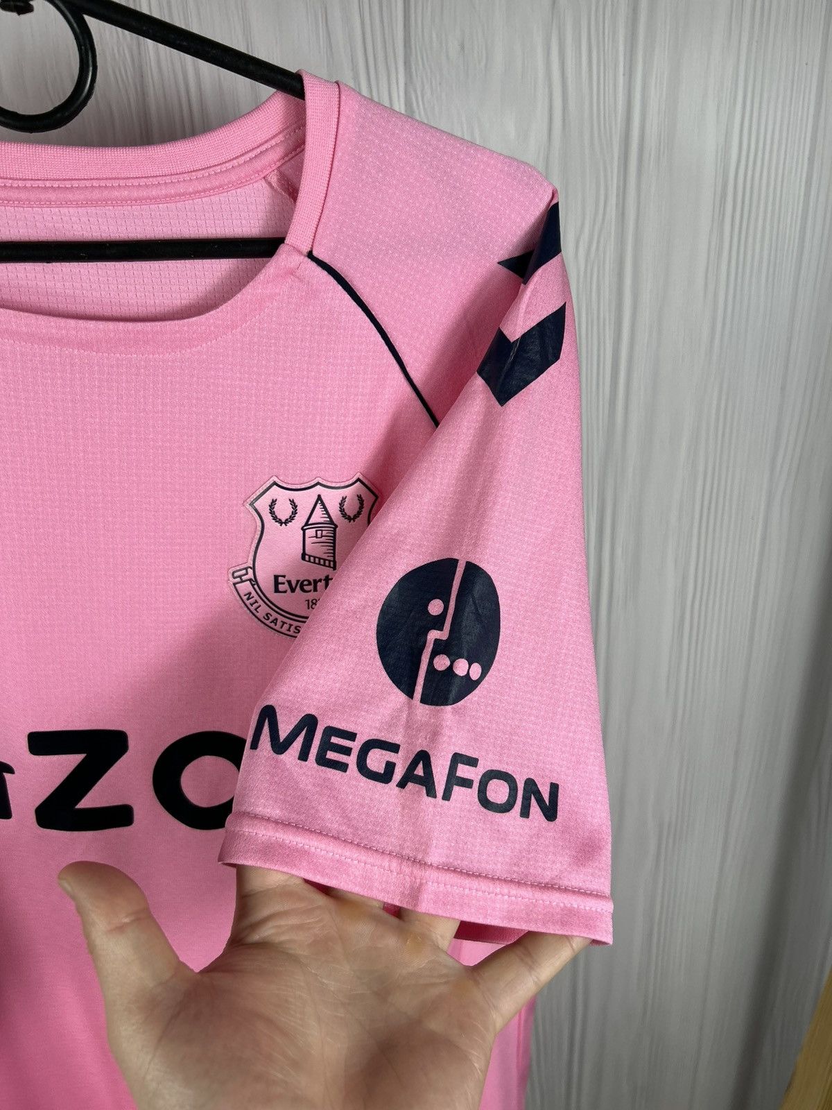 Hummel EVERTON 2020/21 FOOTBALL SHIRT SOCCER JERSEY PINK HUMMEL M/L Size US M / EU 48-50 / 2 - 6 Thumbnail