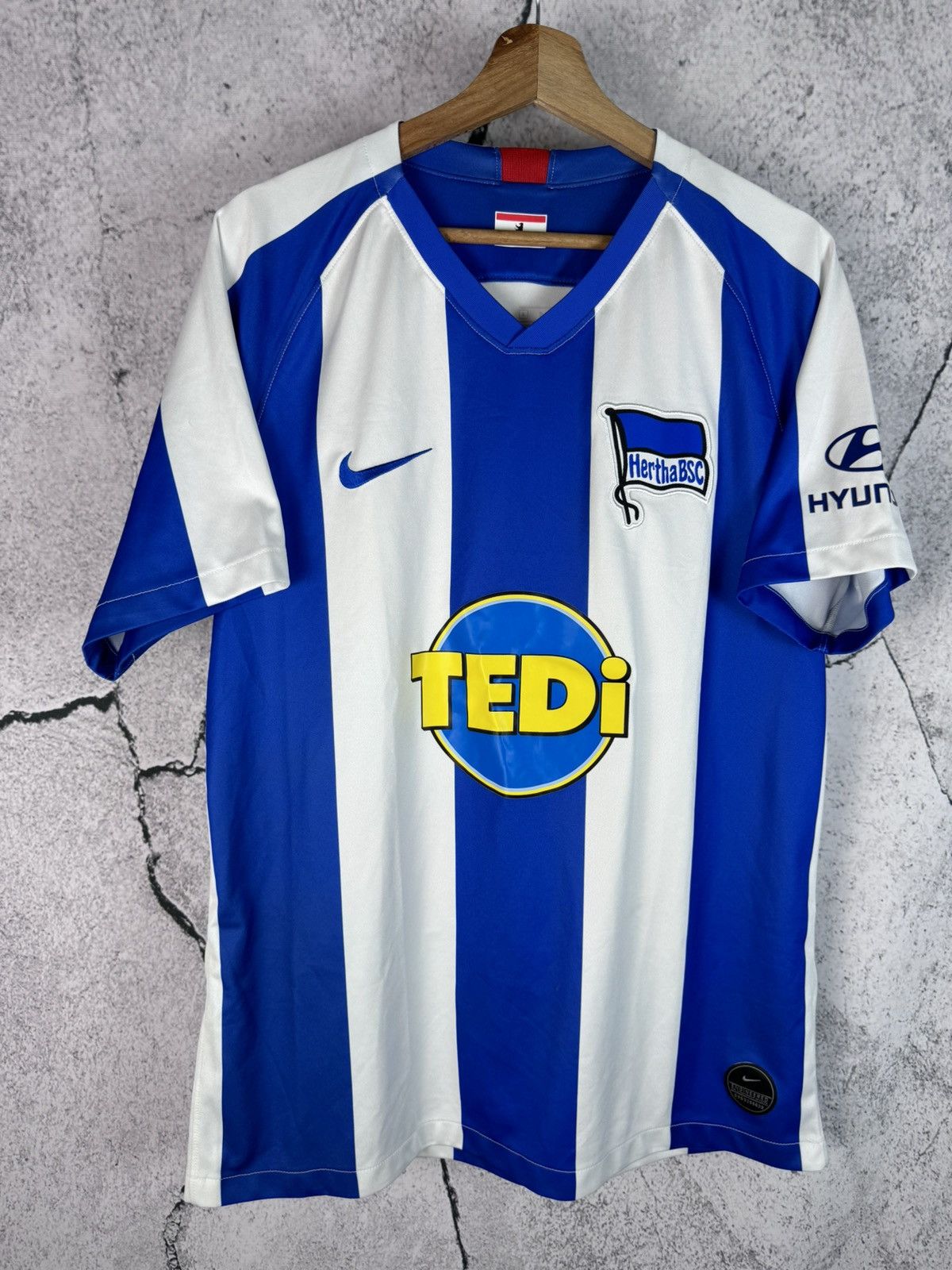 Nike Hertha Berlin Home Football Shirt Nike Soccer Jersey Size US L / EU 52-54 / 3 - 1 Thumbnail