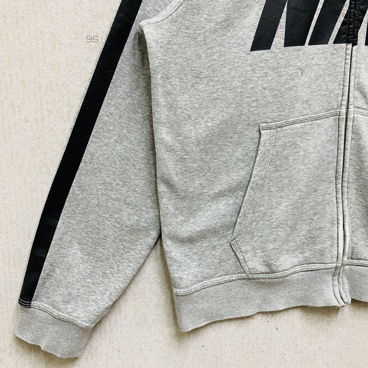 Nike Vintage Nike Hoodie Spellout Y2K Gray Fullzip Size XL Size US XL / EU 56 / 4 - 5 Thumbnail