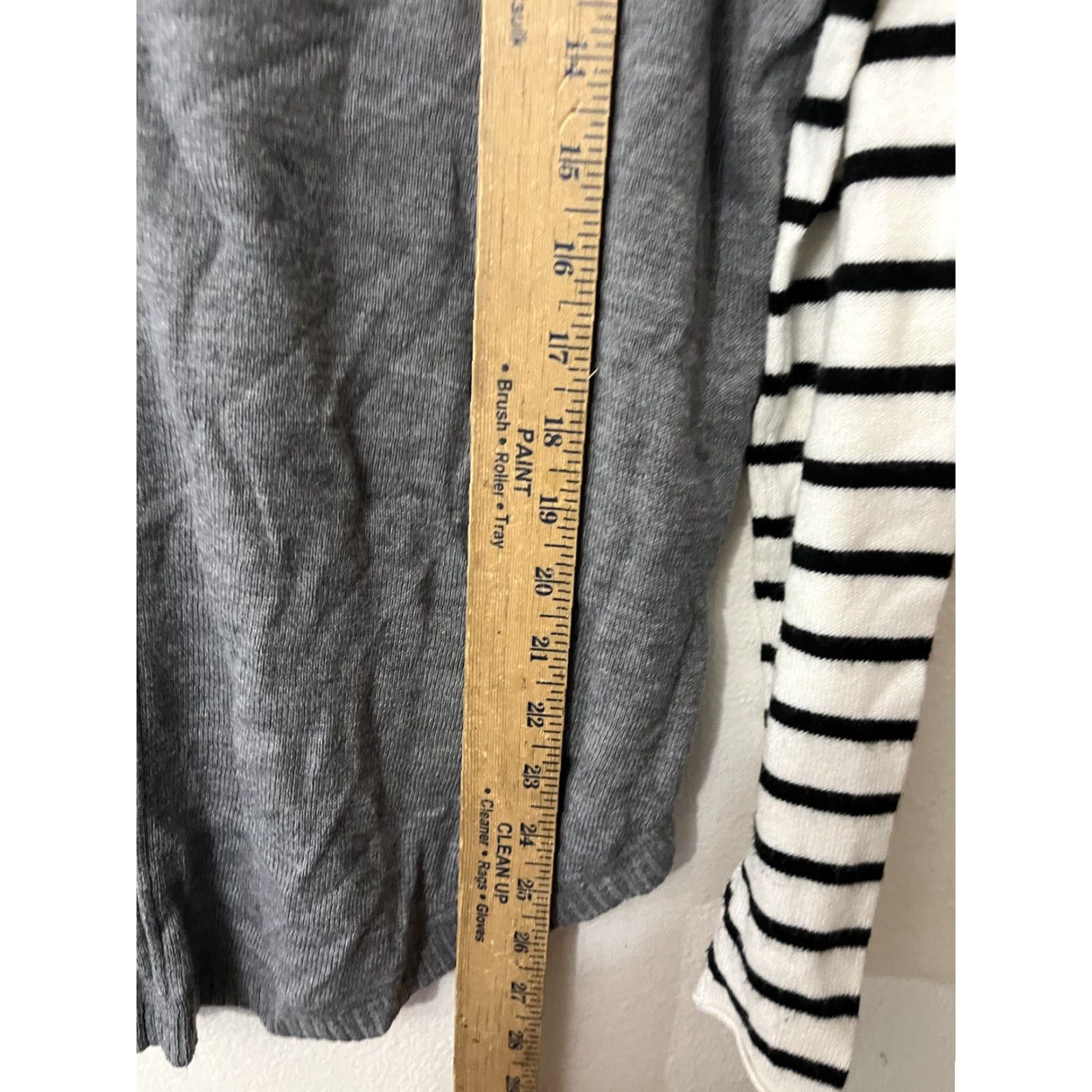 French Connection French Connection Gray Striped Long Sleeve Sweater Women’s Small Pullover 100% Acrylic Size S / US 4 / IT 40 - 4 Thumbnail