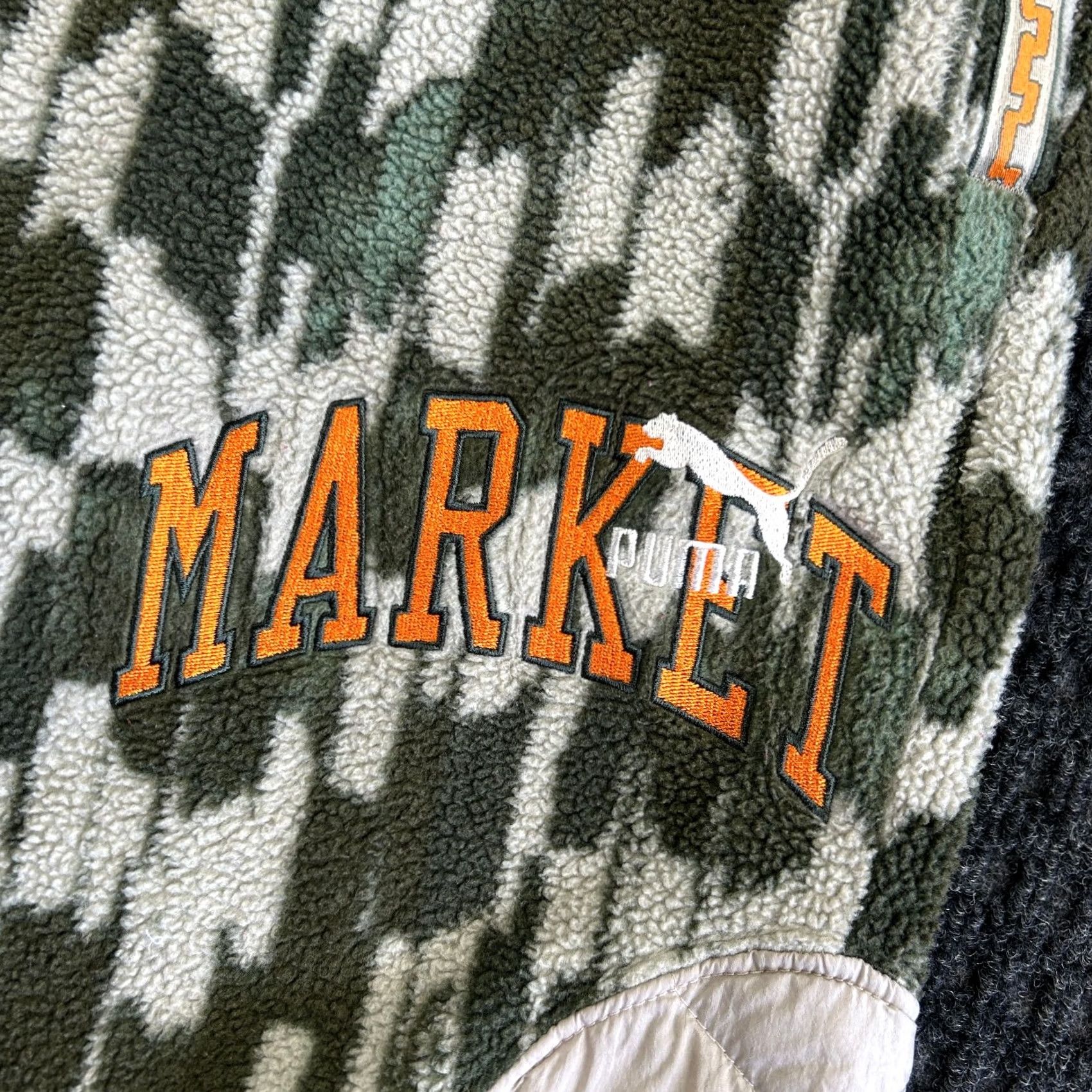 Puma Puma x Market Camo Joggers Sweatpants Quilted Green Orange M Men Pants Inseam 24" Fleece Streetwear Elastic Waist Pockets Hemmed Size M Color Green Size US 31 - 3 Thumbnail