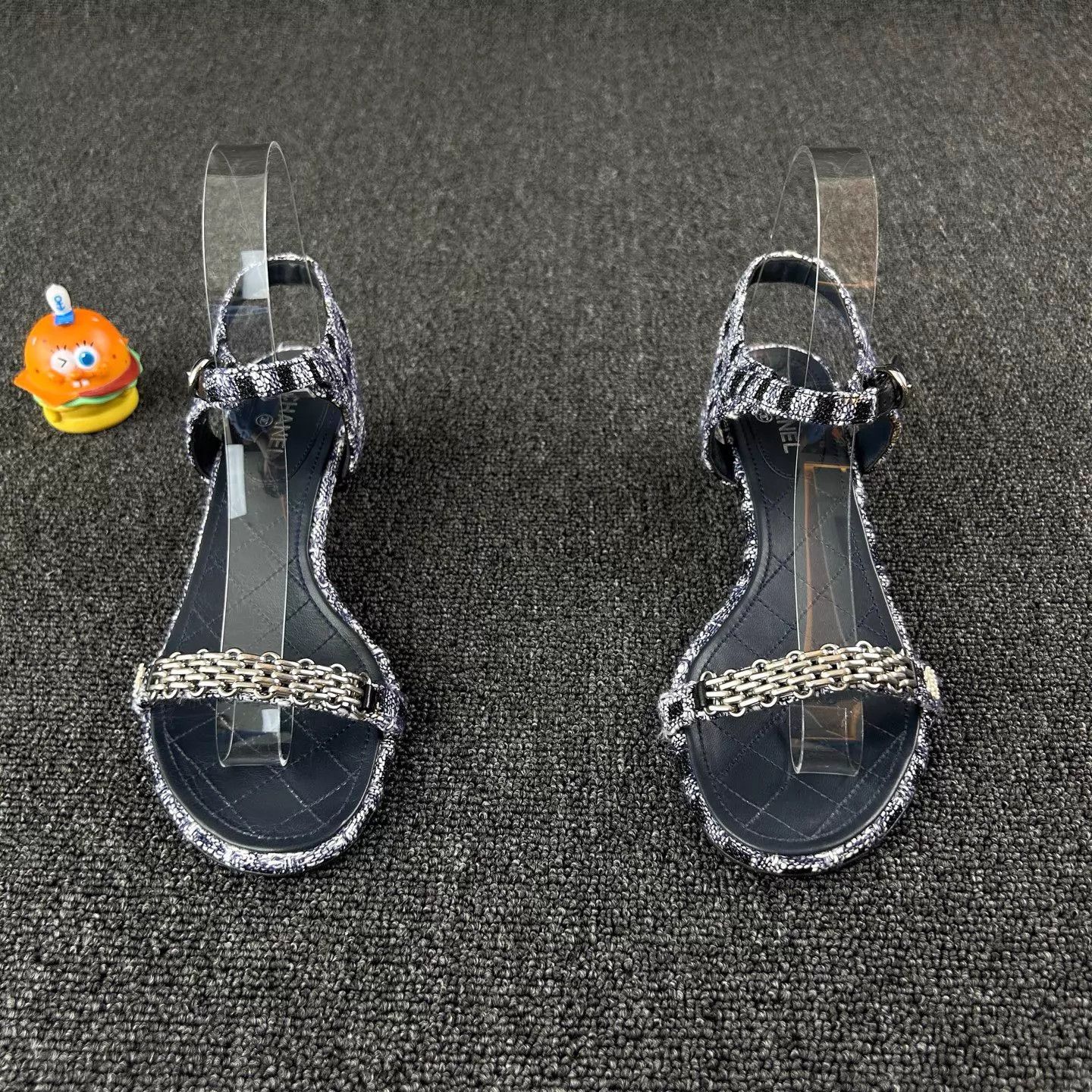 Chanel Chanel Leather Chain Sandal CC EUR37 GUC HB6617 Size US 6.5 / IT 36.5 - 2 Thumbnail