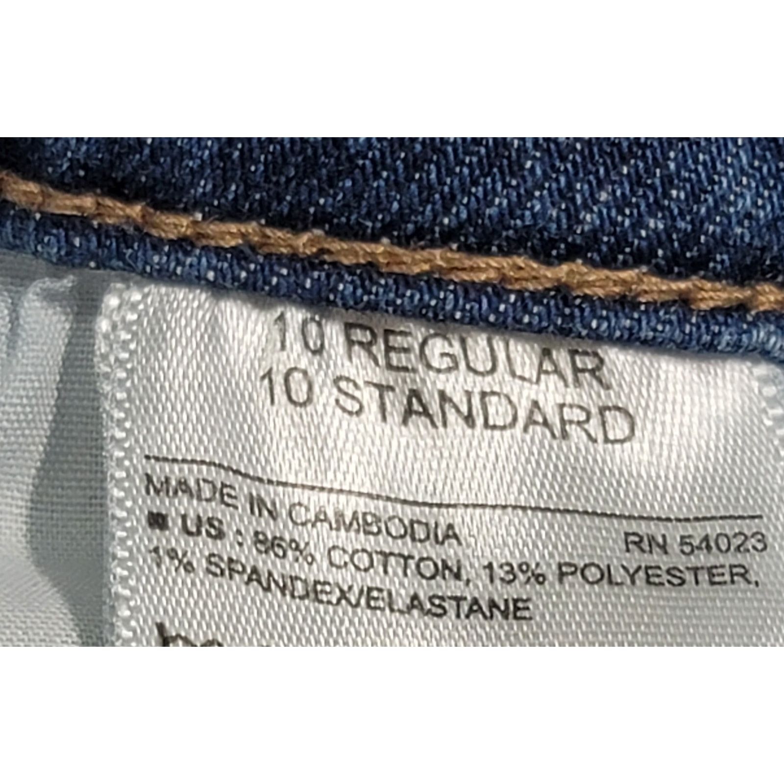 Old Navy Old Navy Blue Light Washed Mid Rise Denim Jeans 10 Size 32" / US 10 / IT 46 - 5 Thumbnail