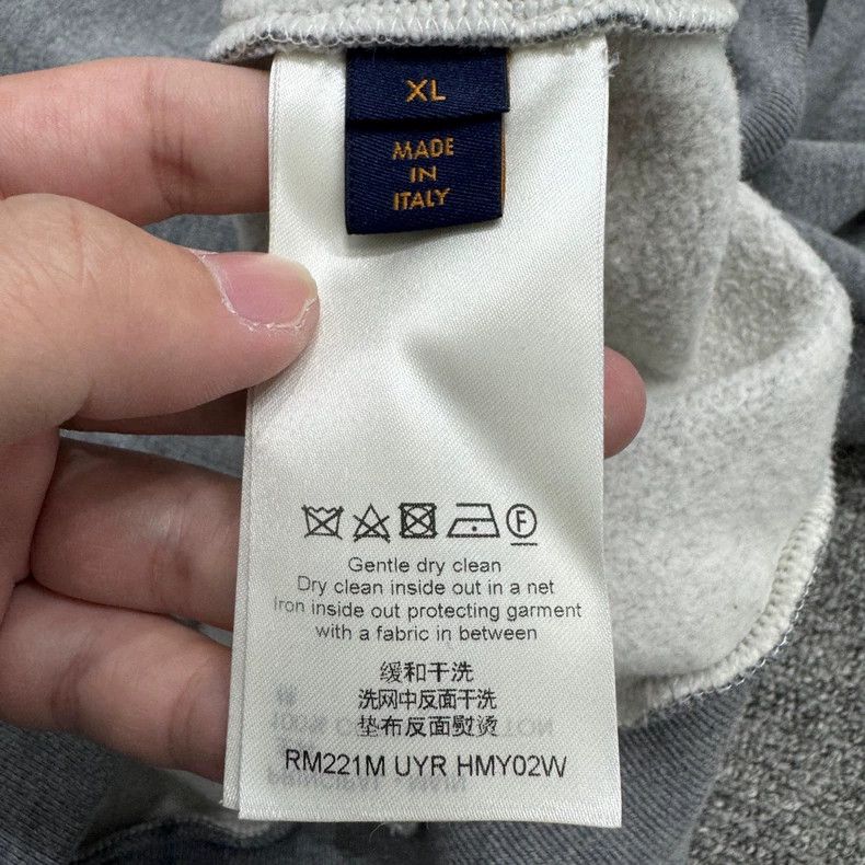 Louis Vuitton Louis Vuitton Nigo monogram printed sweatshirt Size US XL / EU 56 / 4 - 3 Thumbnail