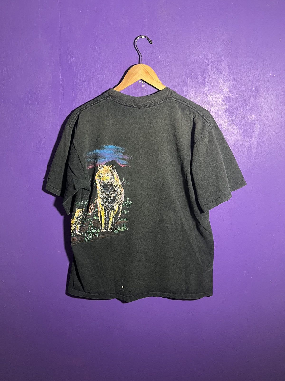 Vintage Vintage 90s Wolf wrap around animal t-shirt Size US L / EU 52-54 / 3 - 2 Thumbnail