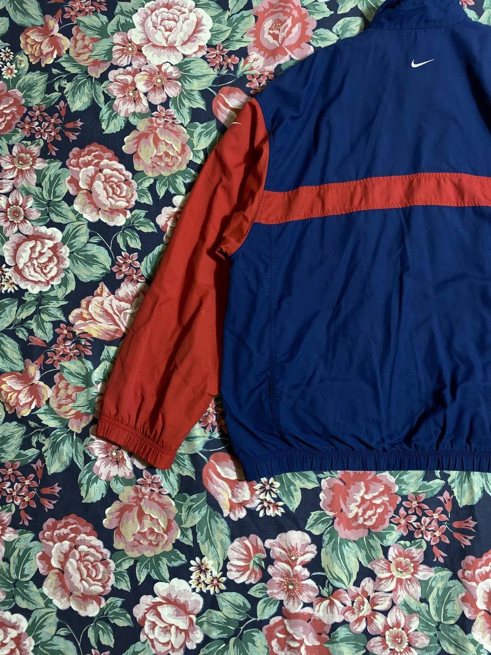 Nike × Vintage 90s Nike Swoosh Vintage Y2K Oversized Windbreaker Jacket Size US L / EU 52-54 / 3 - 23 Thumbnail