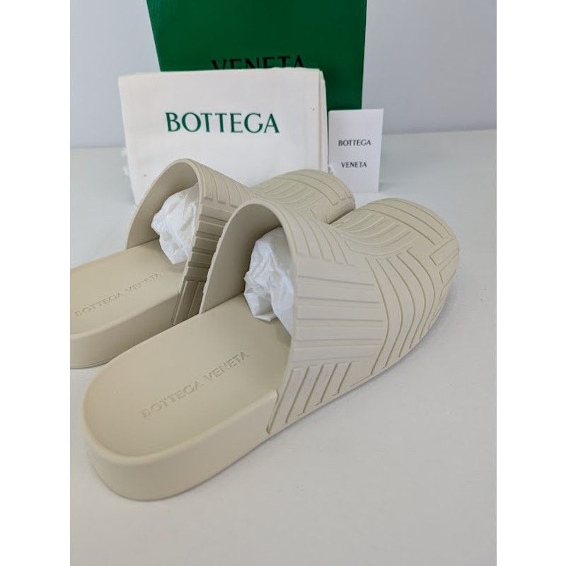 Bottega Veneta o1rshd1 Rubber Carpet Slider Sandal in Sea Salt Size US 10 / EU 43 - 9 Thumbnail