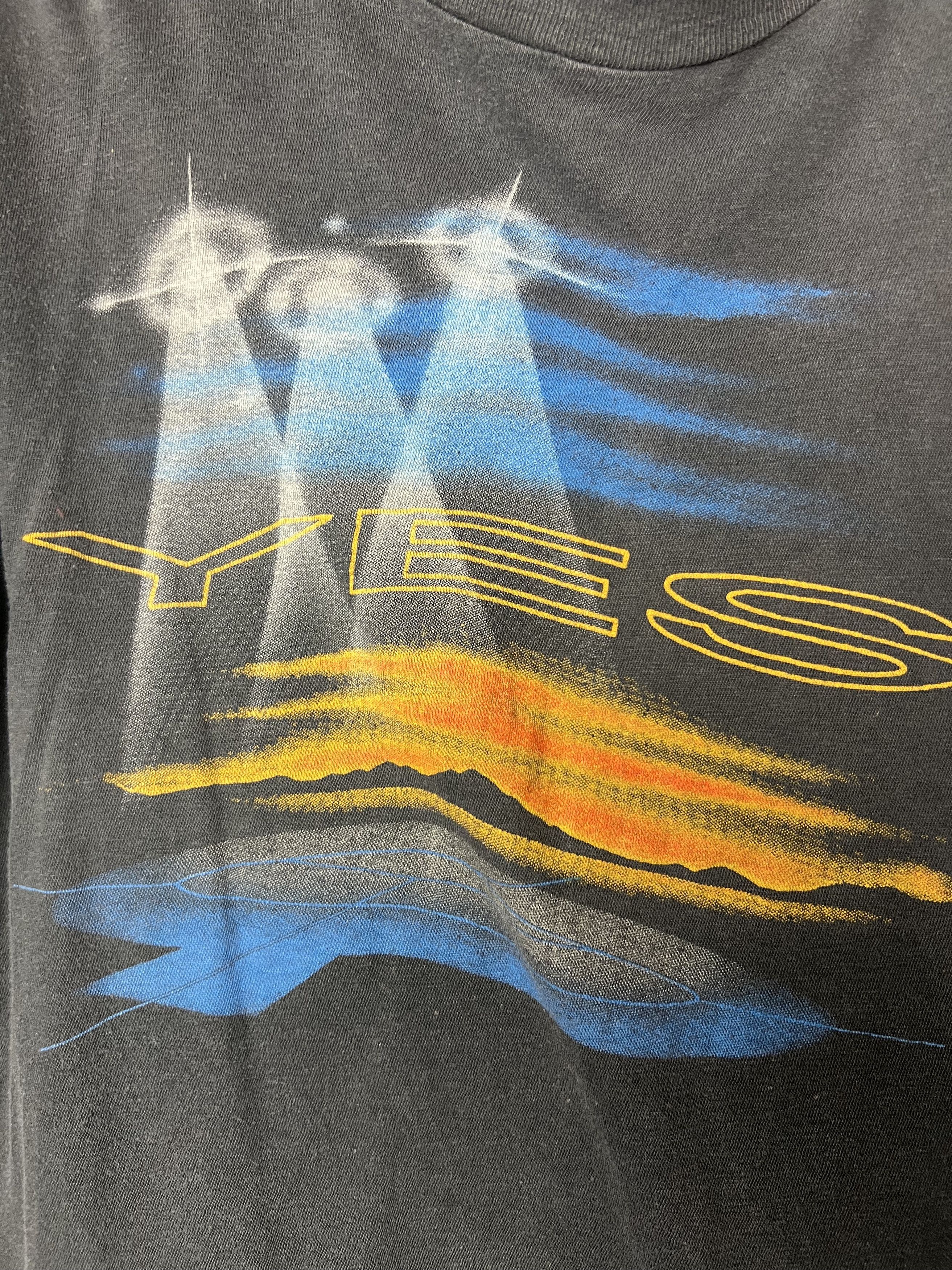 Vintage Vintage YES 1984 World Tour Band T-Shirt Size US S / EU 44-46 / 1 - 3 Thumbnail