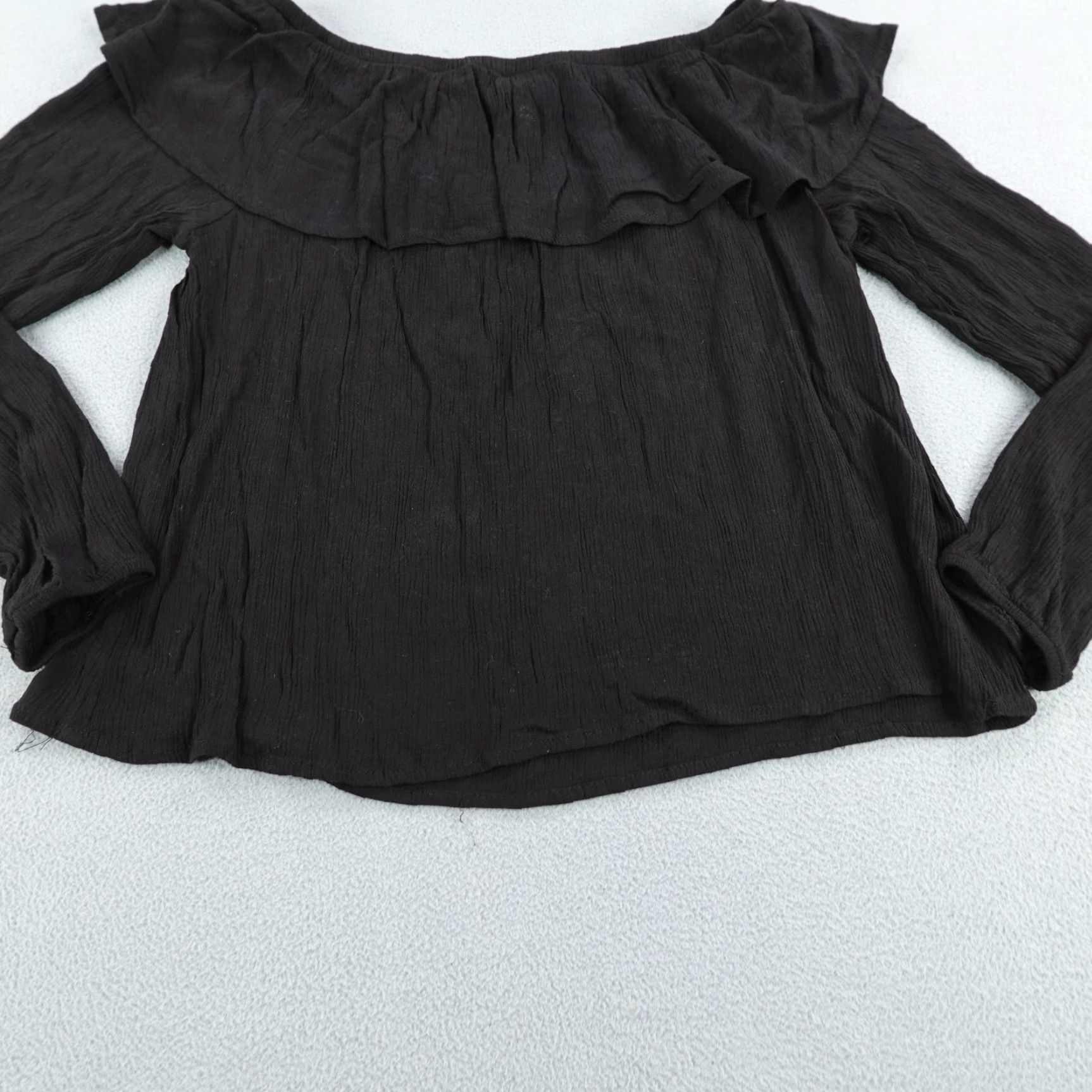 Marine Layer Marine Layer Blouse Shirt Womens Medium Black Off The Shoulder Ruffle Top Blouse Flex Womens M Black Ruffle Off-Shoulder 90s? Size M / US 6-8 / IT 42-44 - 3 Thumbnail
