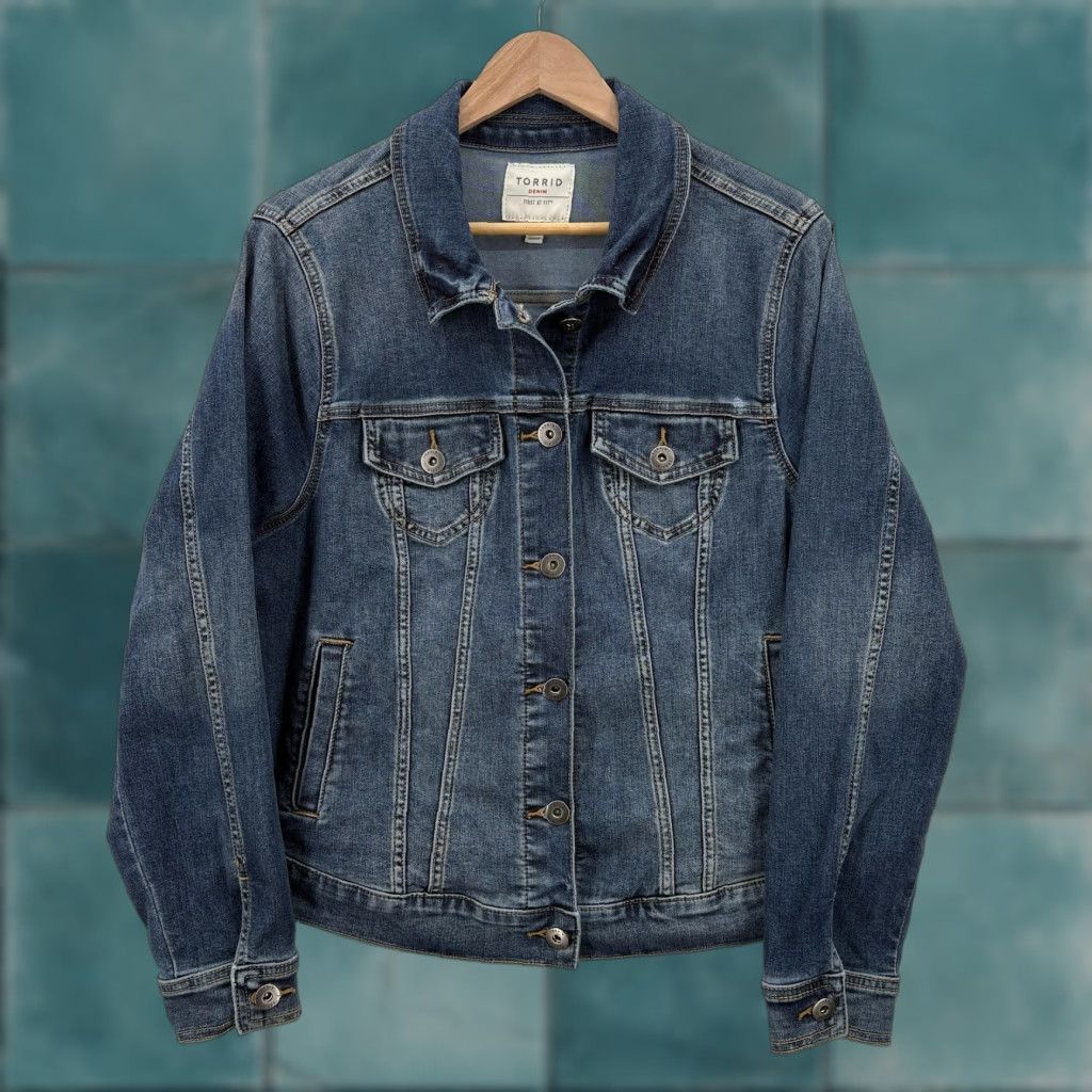 Torrid Torrid Jacket Womens Blue Denim Jean Trucker Stretch Button Front Plus Size 1X Size 40" / US 18 - 1 Thumbnail