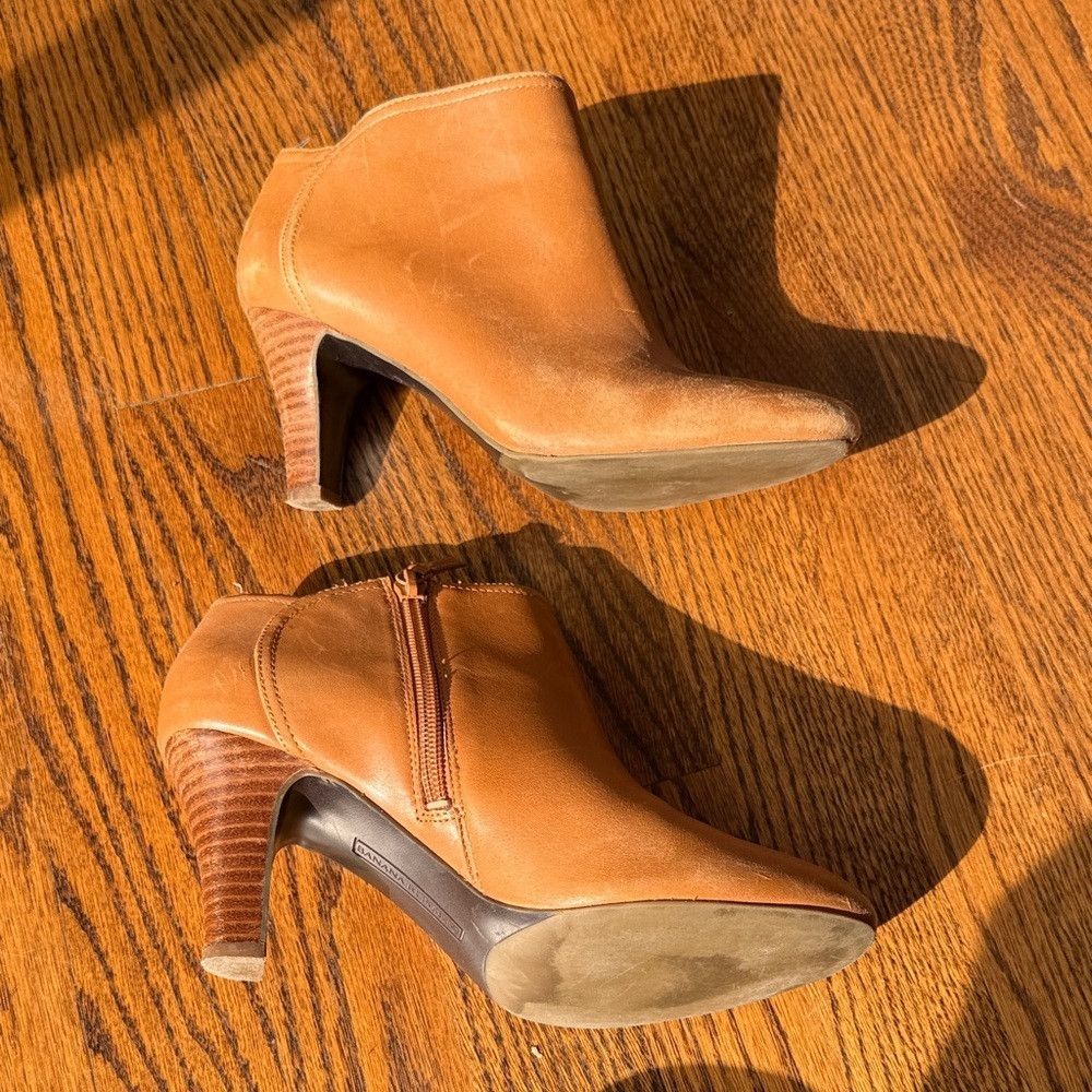 Banana Republic Banana Republic Women’s 7 Tan Ankle Leather Booties Size US 7 / IT 37 - 4 Thumbnail