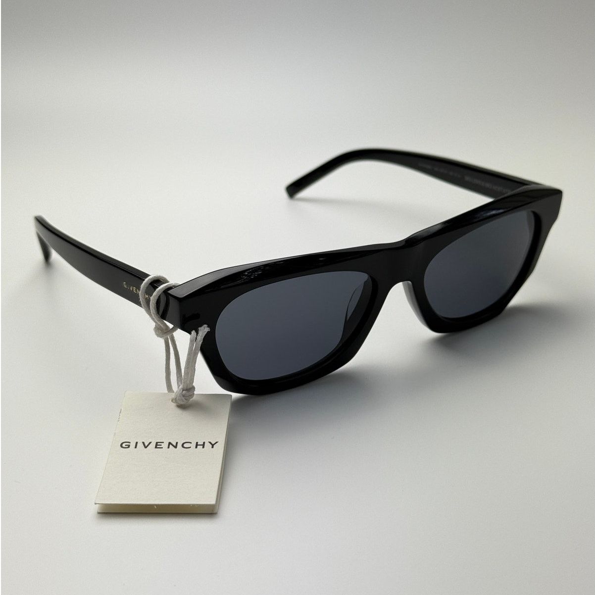 Givenchy BRAND NEW Givenchy Sunglasses GV40026U 01A Black/Grey Unisex Size ONE SIZE - 7 Thumbnail