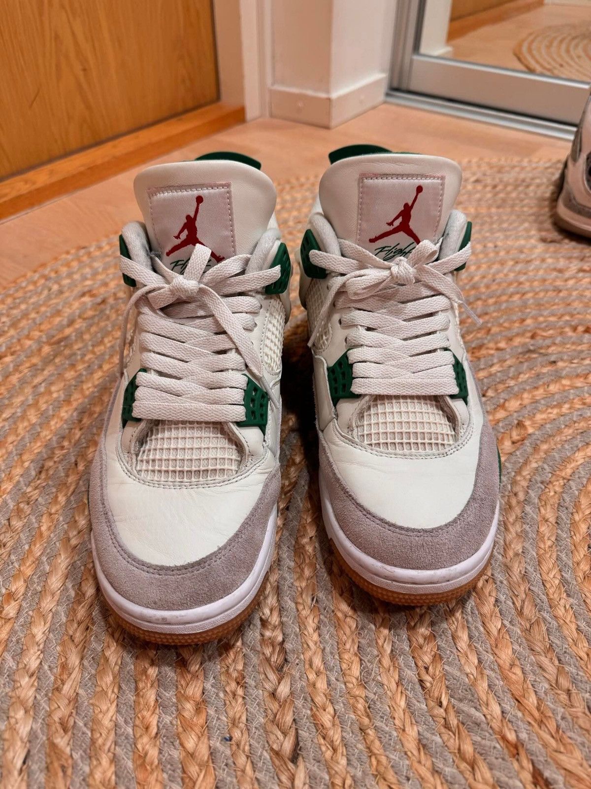 Jordan Brand Jordan 4 SB Retro Pine Green Size US 8.5 / EU 41-42 - 3 Thumbnail