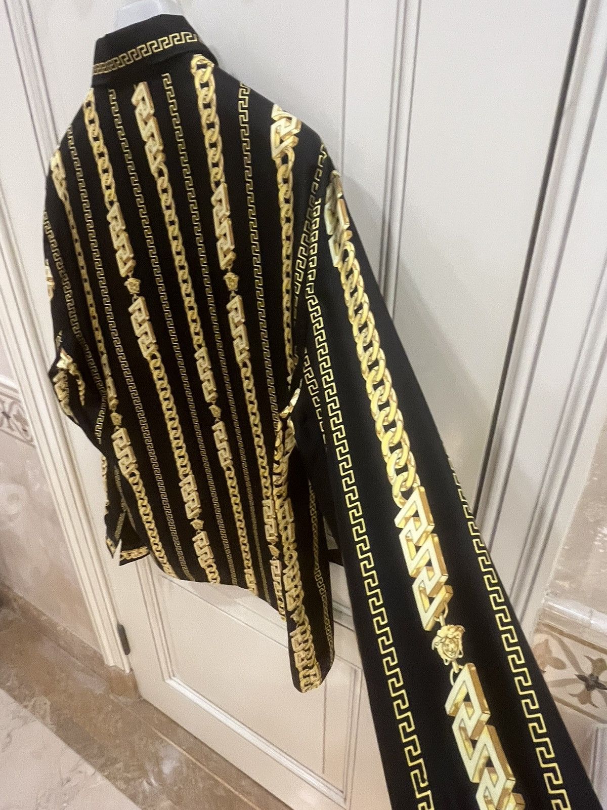 Versace chain print silk.shirt size48 Size US M / EU 48-50 / 2 - 17 Thumbnail
