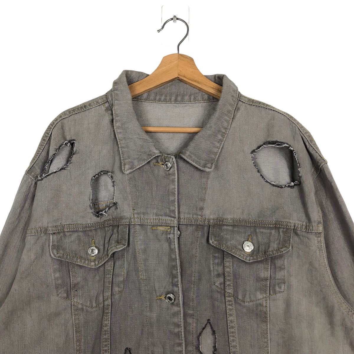Japanese Brand 🔥Rare Bondage Holes Holes Denim Jacket Balenciaga Style Size US M / EU 48-50 / 2 - 3 Thumbnail