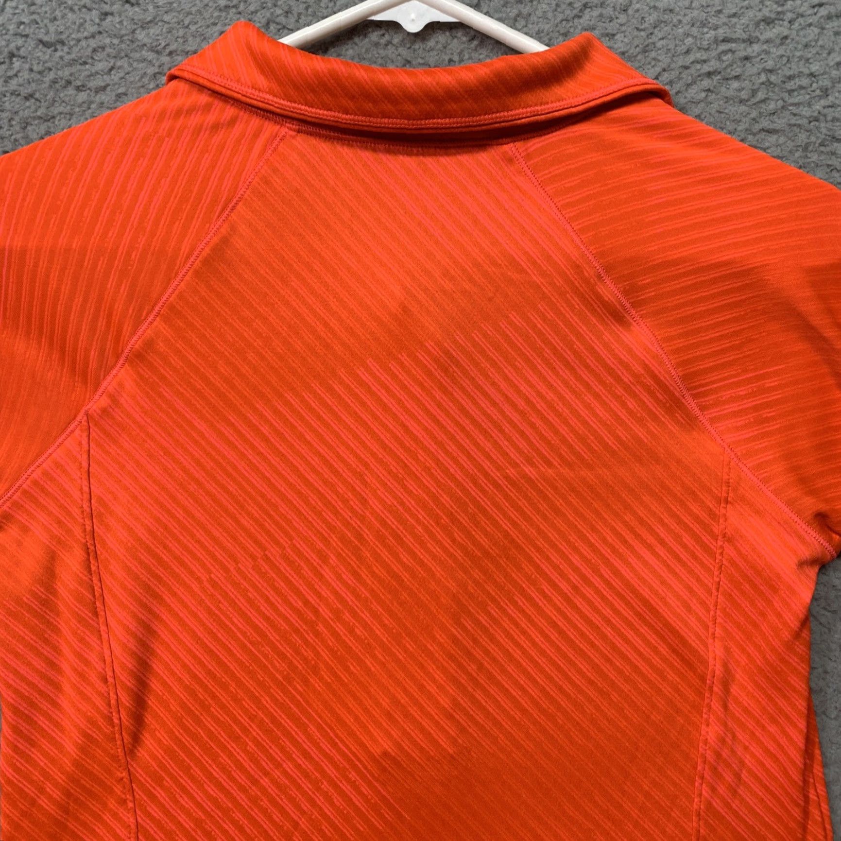 Under Armour Under Armour Athletic Top Women’s M Orange Fitted Zip Pocket/Back Thumb Holes 1/2 Zip Size M / US 6-8 / IT 42-44 - 6 Thumbnail